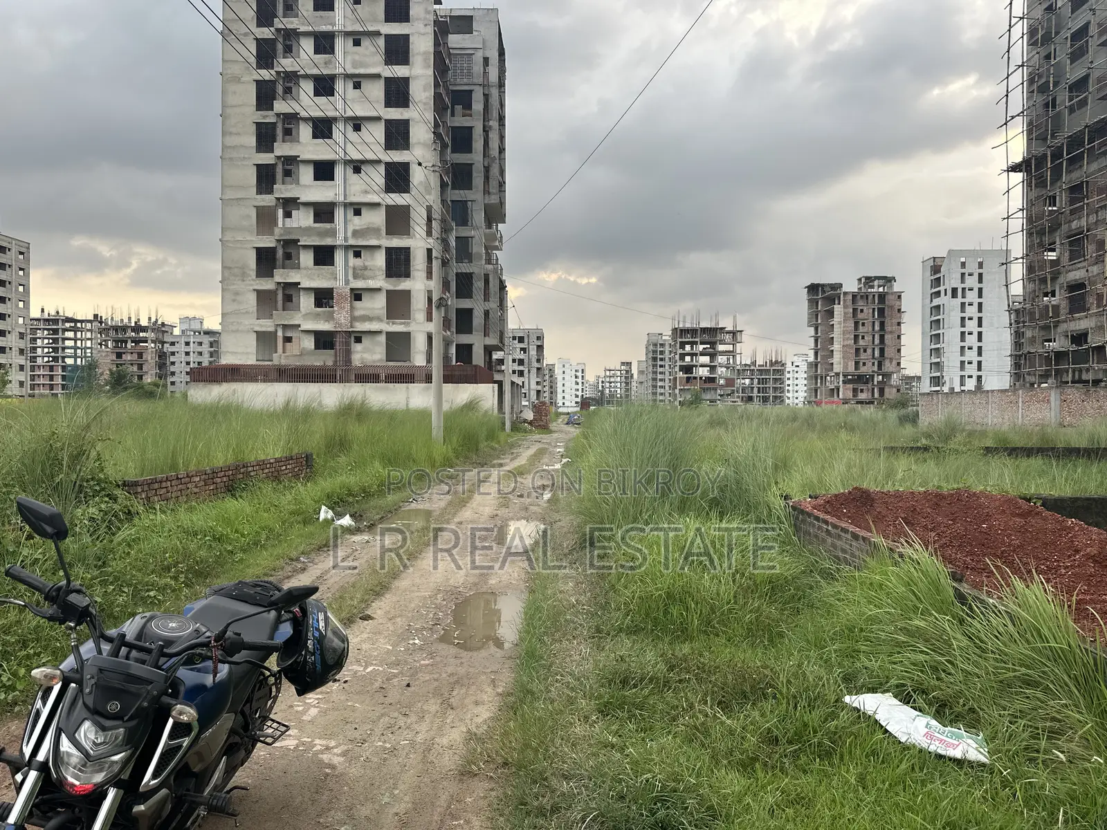Block-M, 5-Katha, Ready Plot Urgent Sell for Bashundhara in Bashundhara City