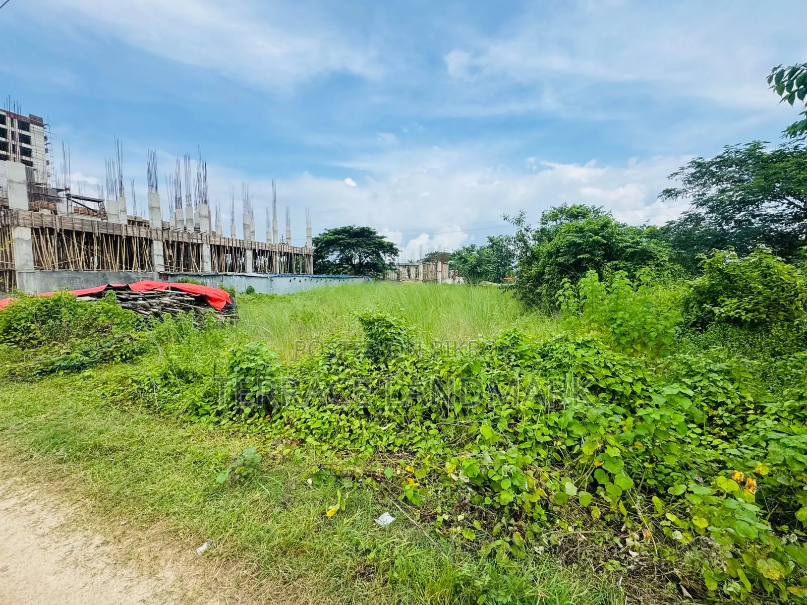 Huge 21.5 Katha Plot Near Central Masjid in Basundhara
