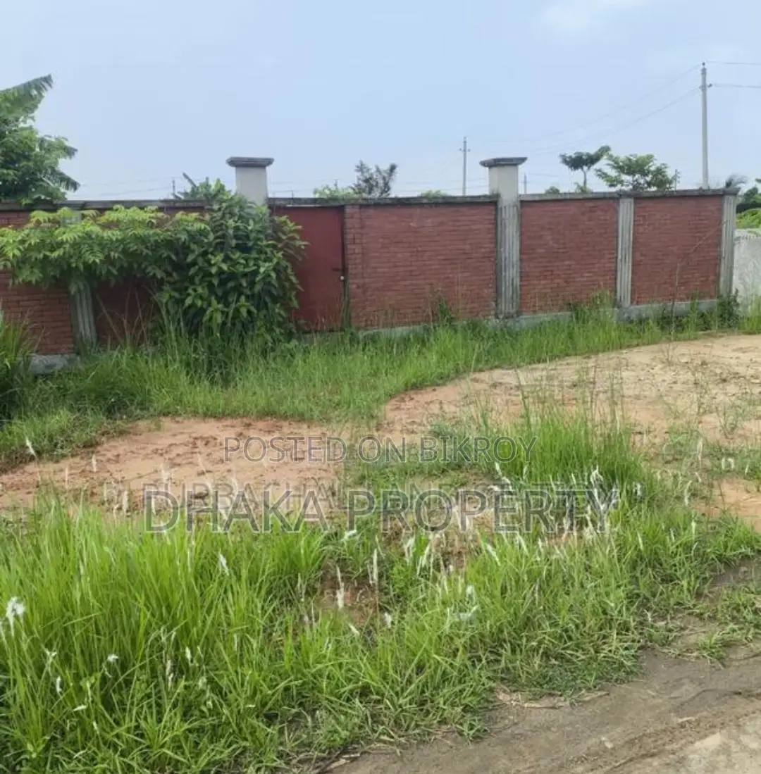 Nearby 300ft 3 Katha Park East at Sector-20 in Purbachal