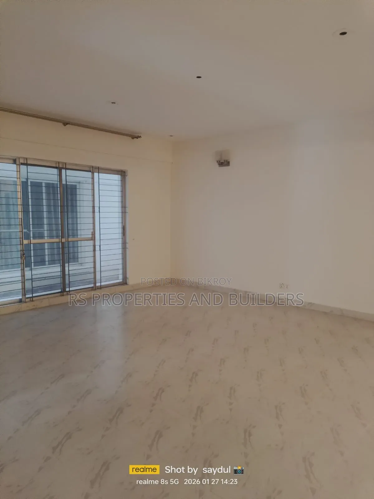Furnished 3-Bedroom Apartment in Bashundhara R/A, Basundhara for Sale in Basundhara