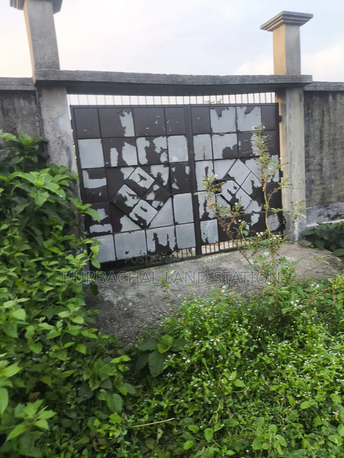 Sector: 10, Lake View 10 Katha Plot Urgent Sale in Purbachal. in Purbachal