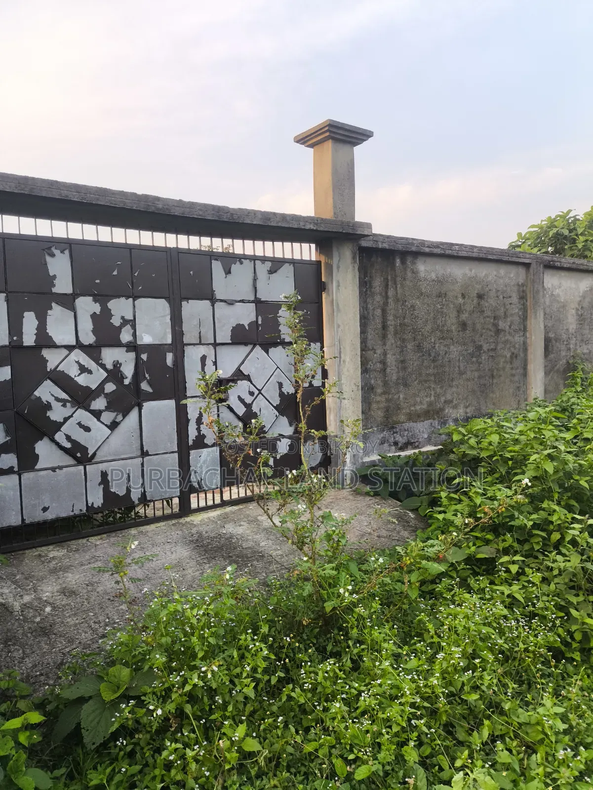 Sector: 10, Lake View 10 Katha Plot Urgent Sale in Purbachal. in Purbachal