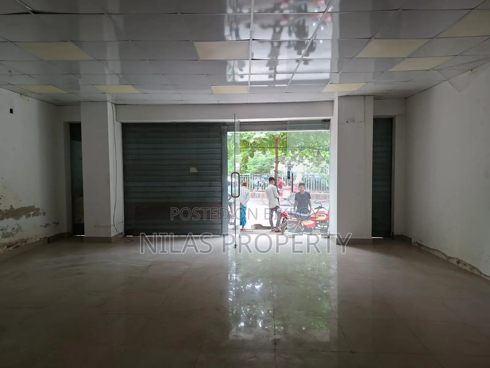 Ground Floor Showroom/Café Shop Space for Rent in Mirpur in Mirpur