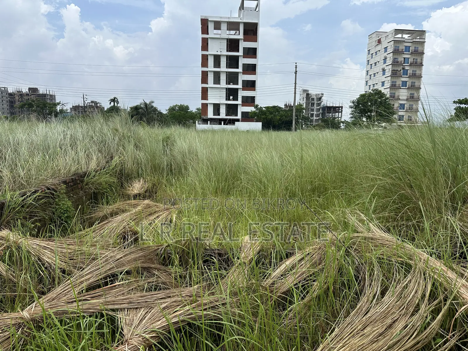 Block-N, 4-Katha, South-Face, Near-200' Road 3rd Plot, Bashundhara in Basundhara