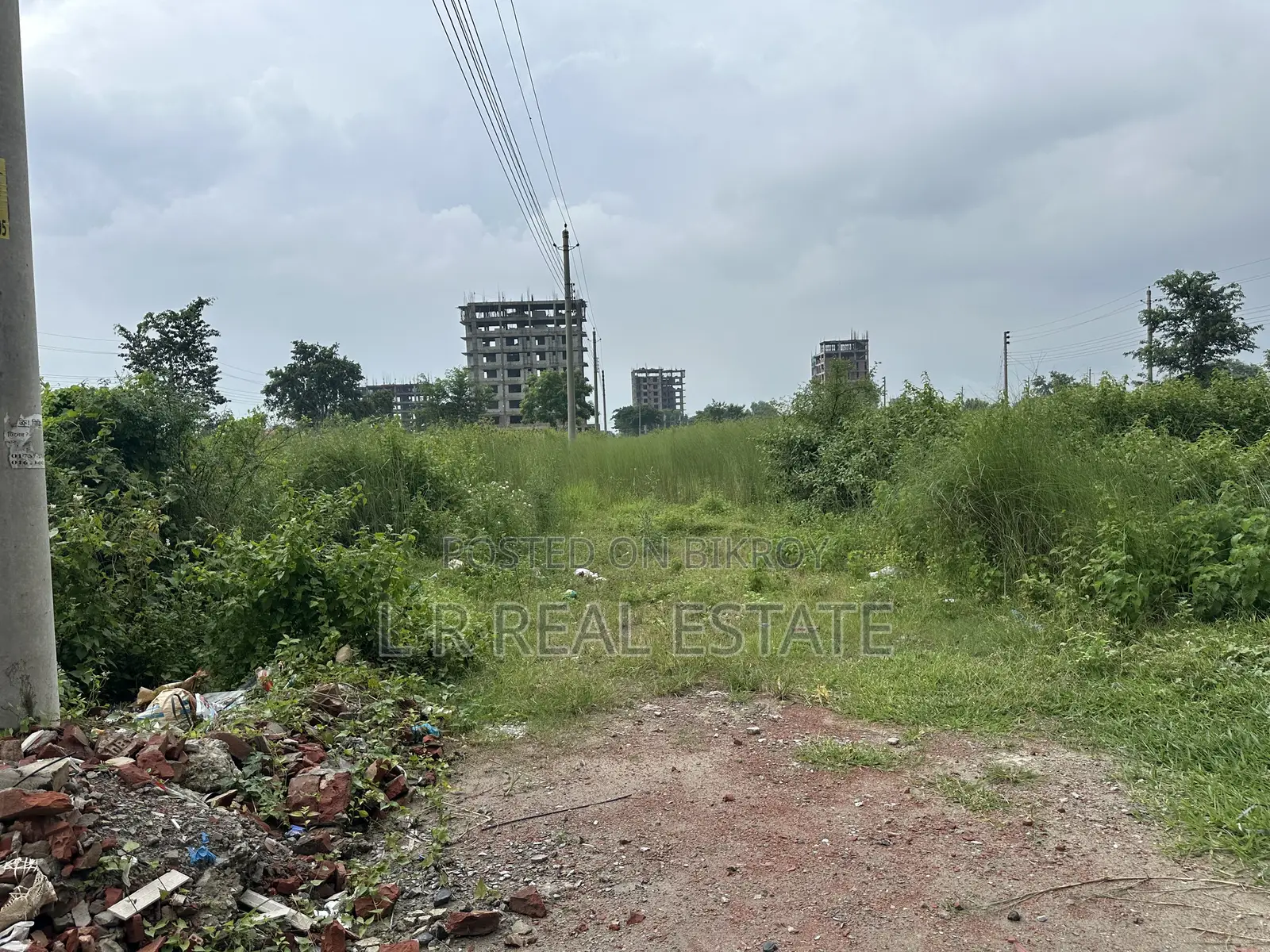 Block-N, 3-Katha, South-Facing, Plot Urgent Sale, Bashundhara R/A in Basundhara