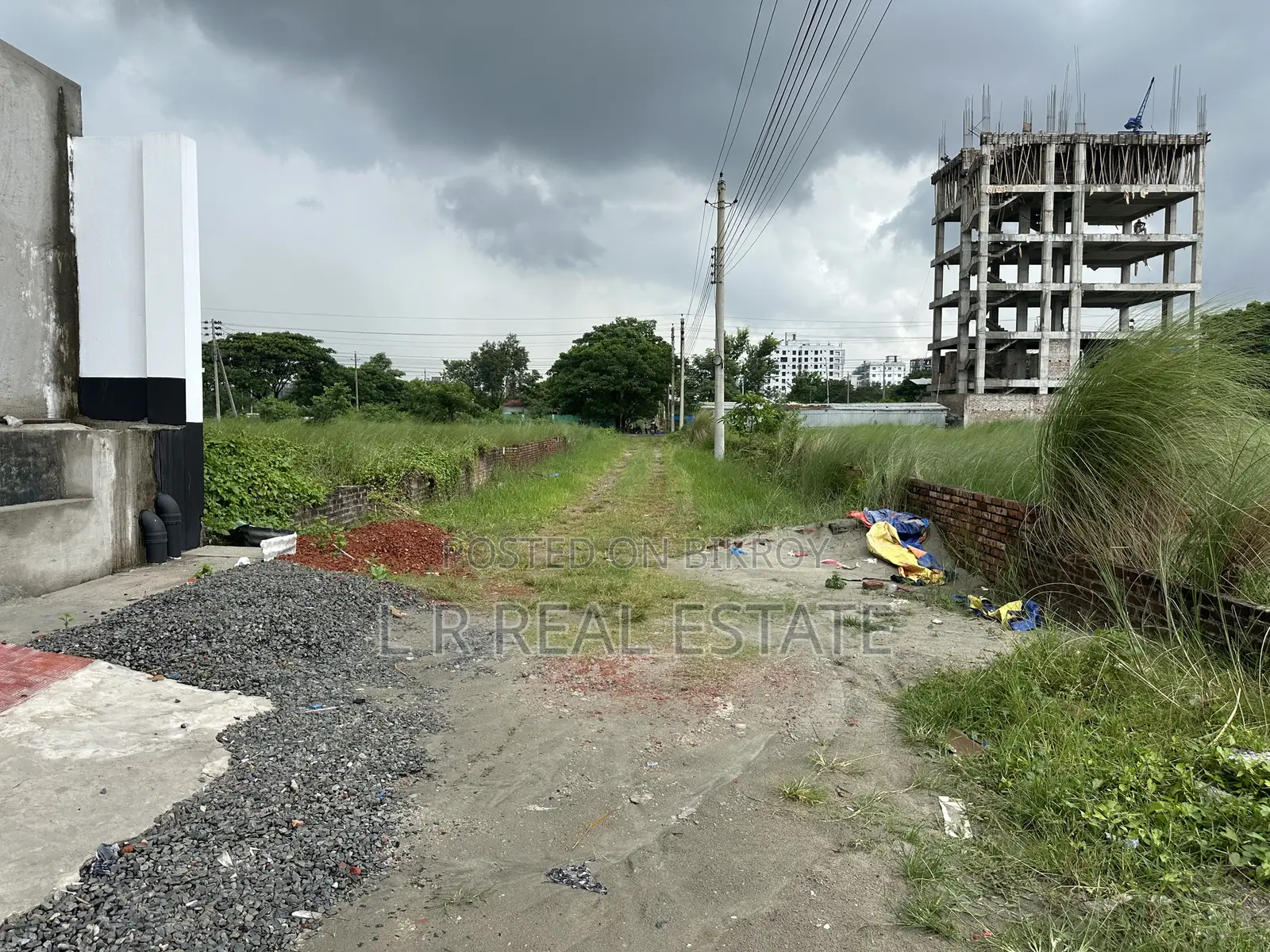Block-N, 3-Katha, South-Facing, Plot Urgent Sale, Bashundhara R/A in Basundhara