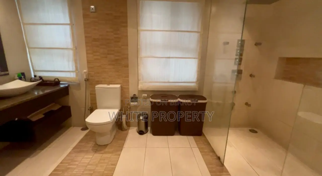 Furnished 4-bedroom Apartment in White Property, Baridhara for Sale in Baridhara