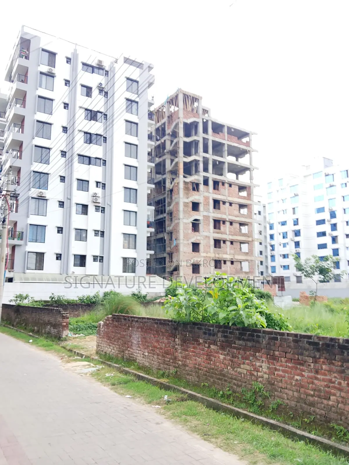 L-Block//3+3=6 Katha//Plot for Sale//In Bashundhara R/A in Basundhara