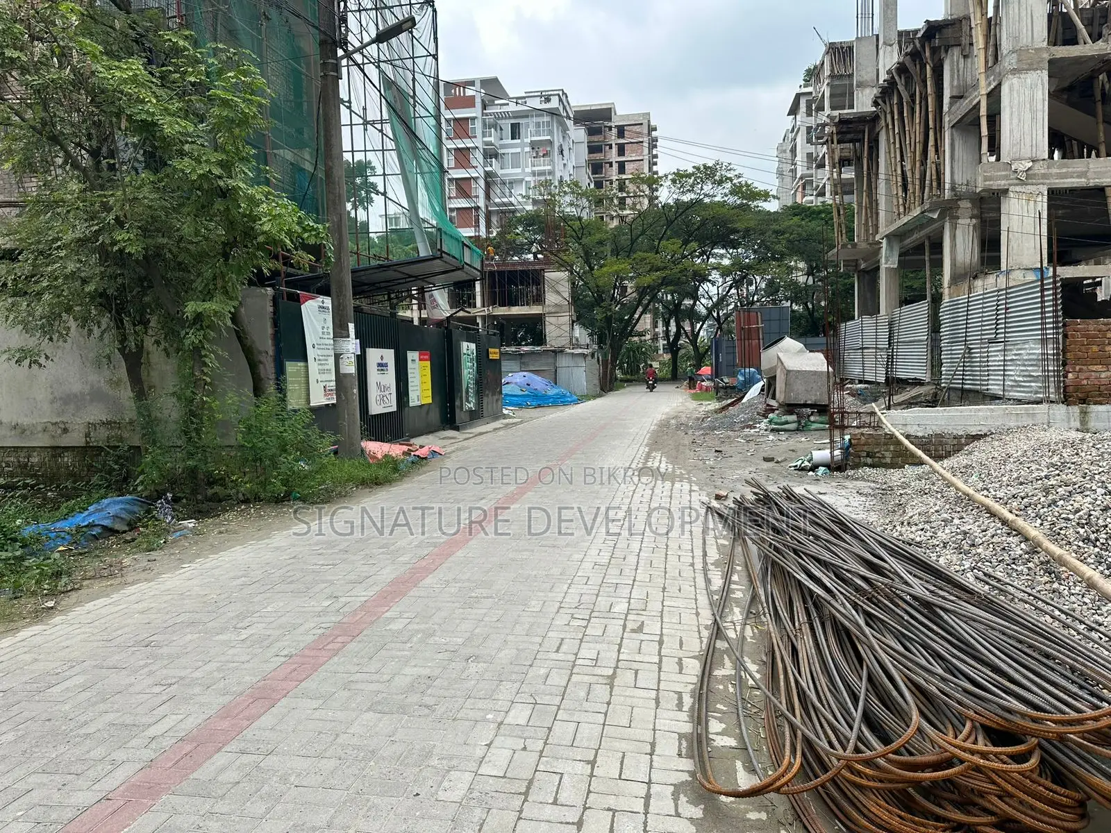 L-Block//3+3=6 Katha//Plot for Sale//In Bashundhara R/A in Basundhara