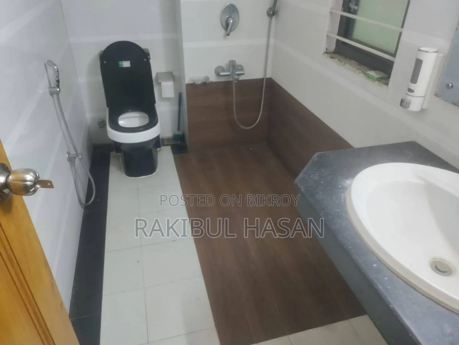 3300 Square Feet Fully Furnished Office Rent in Banani in Banani