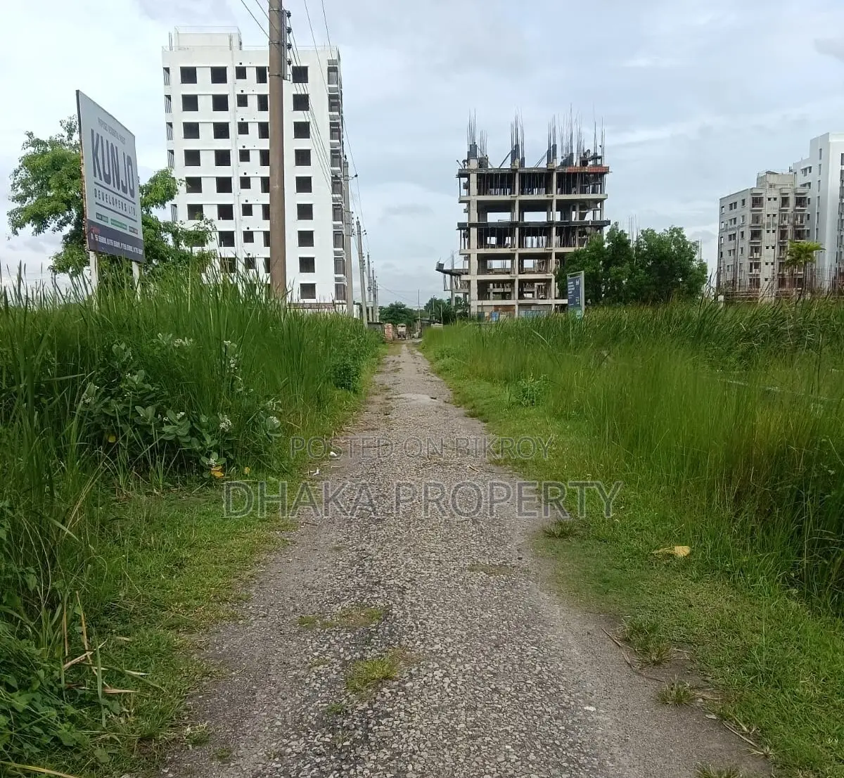 30ft Road 3 Katha Park South At Sector-16/J. in Uttara