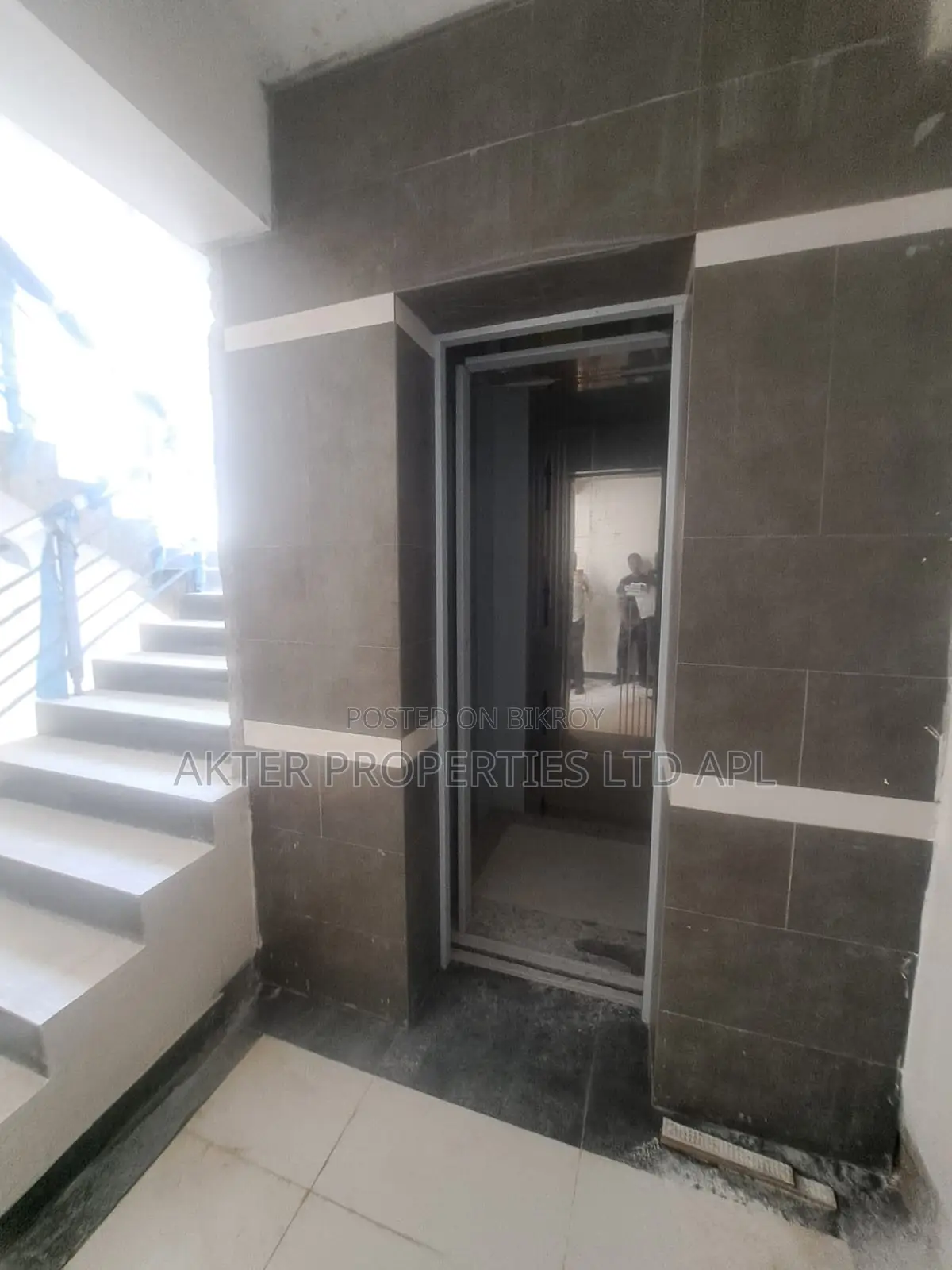 5-Bedroom Apartment in Aftab Nagar for Sale in Aftab Nagar