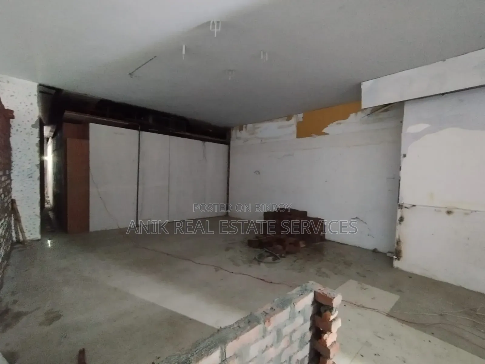 Ground Floor Commercial 2000 SFT Open Space Rent at Gulshan 1 in Gulshan