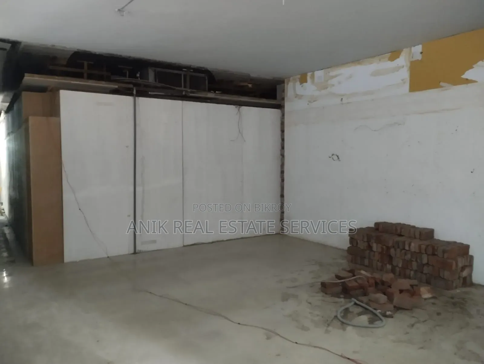Ground Floor Commercial 2000 SFT Open Space Rent at Gulshan 1 in Gulshan