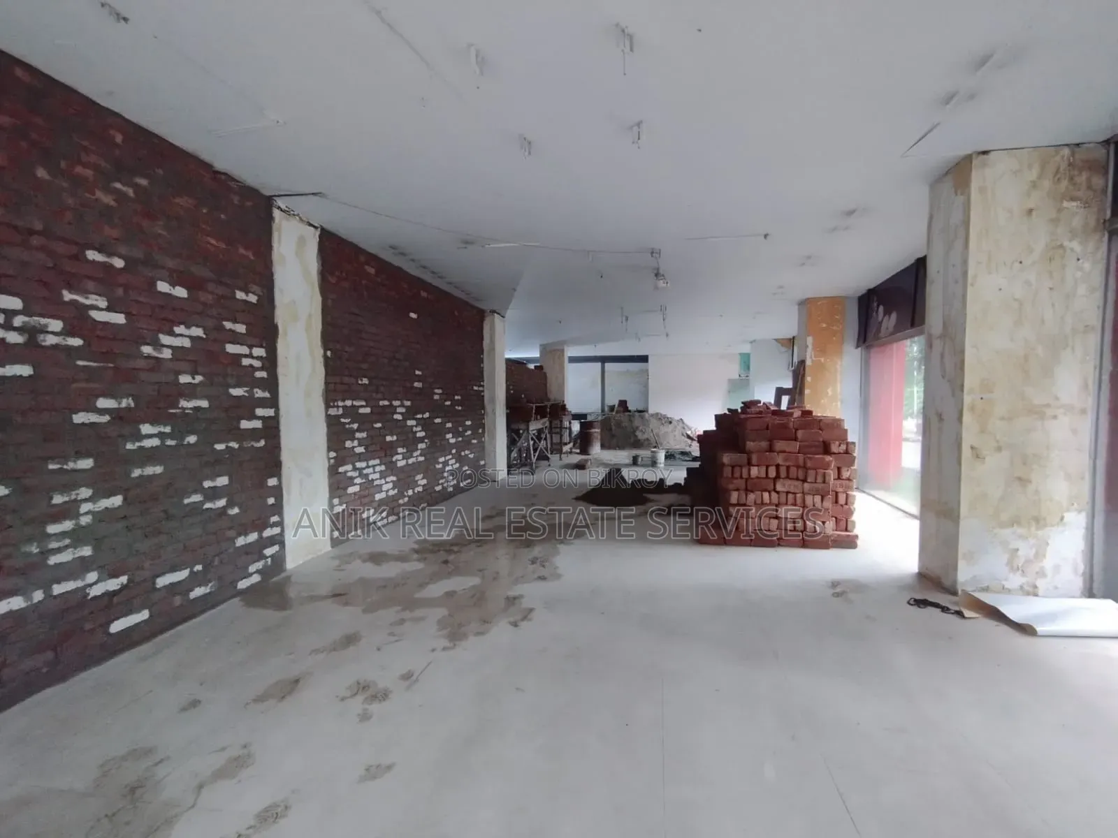 Ground Floor Commercial 2000 SFT Open Space Rent at Gulshan 1 in Gulshan