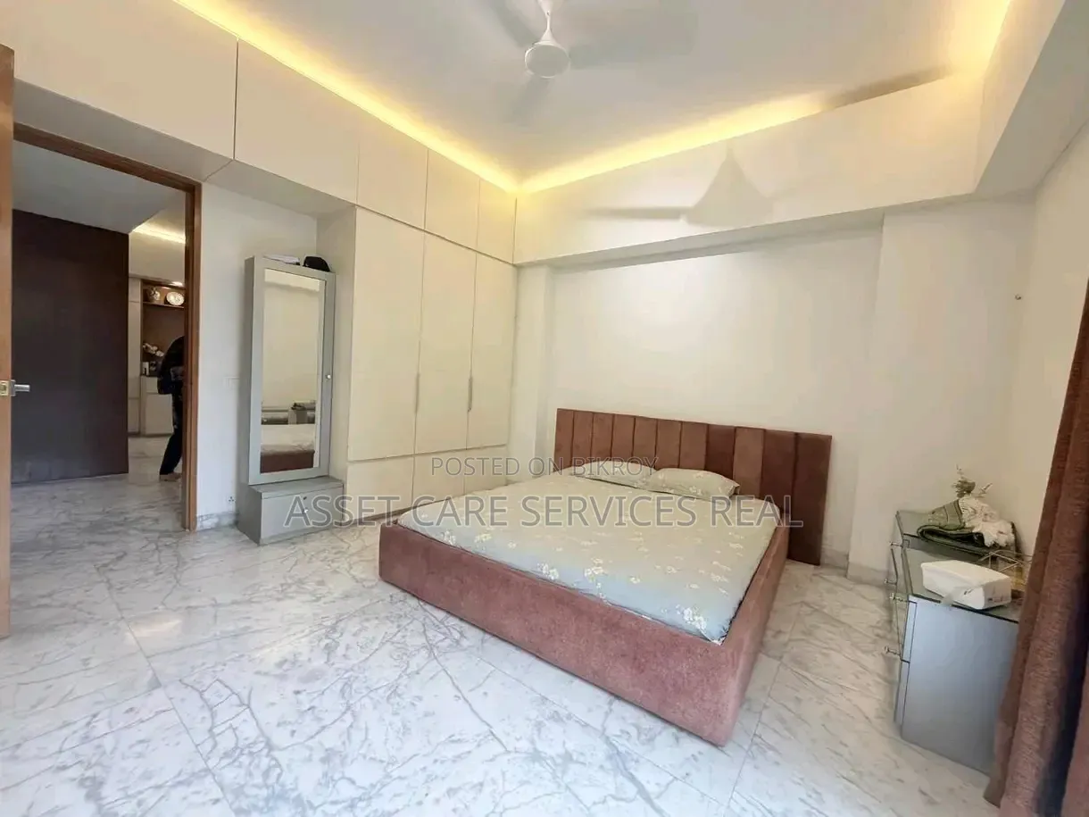 Furnished 4-bedroom Apartment in Baridhara for Rent in Baridhara