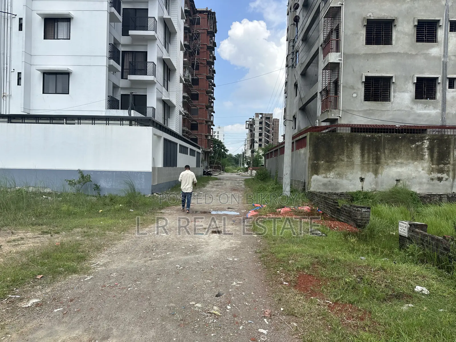 M-Block, 5-Katha, Ready Plot Urgent Sell, Bashundhara R/A in Basundhara