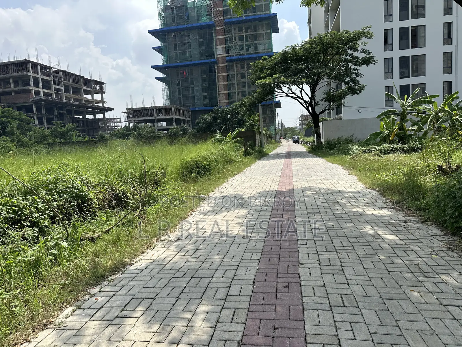 Block-M, 7.5-Katha, South-Facing Plot for Sale, Bashundhara R/A in Basundhara