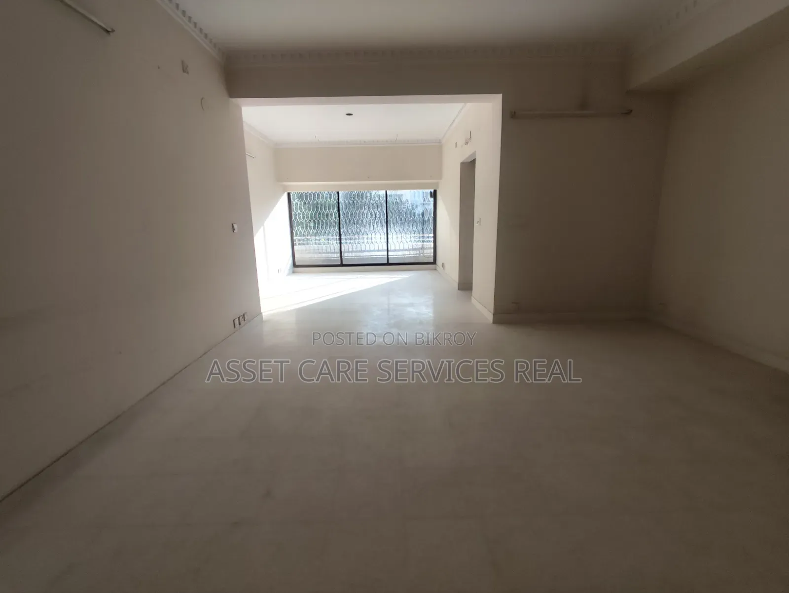 2200-SQFT Office Space Rent Baridhara Diplomatic Zone in Baridhara