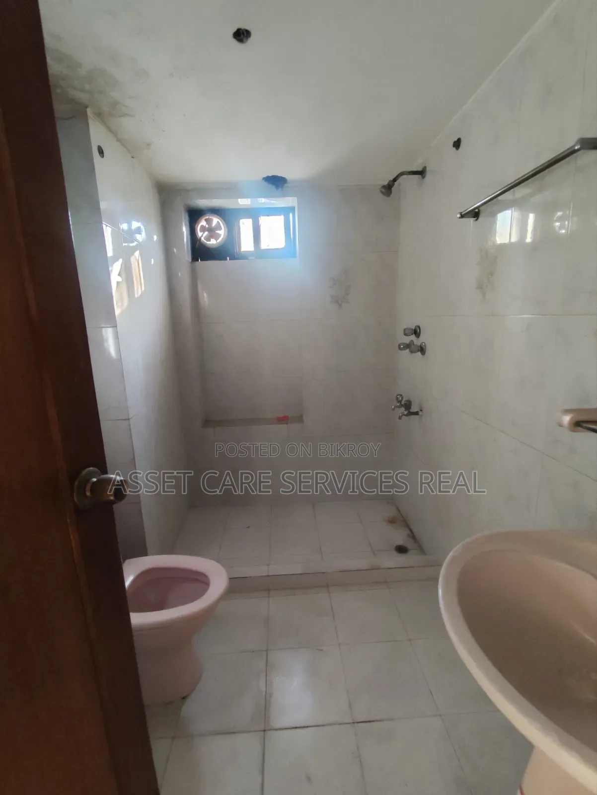 2200-SQFT Office Space Rent Baridhara Diplomatic Zone in Baridhara