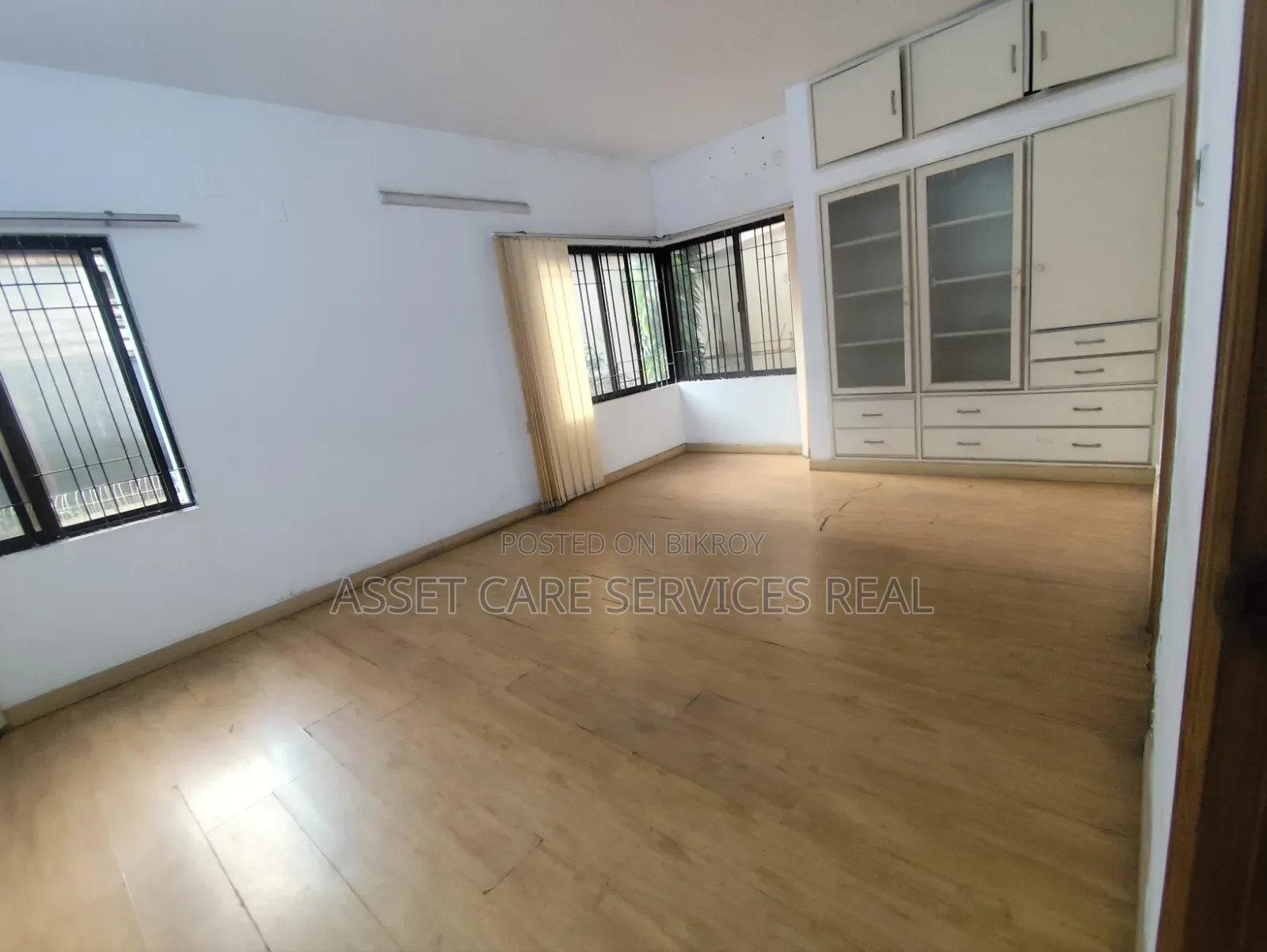 2100-SQFT Office Space Rent Baridhara Diplomatic Zone in Baridhara