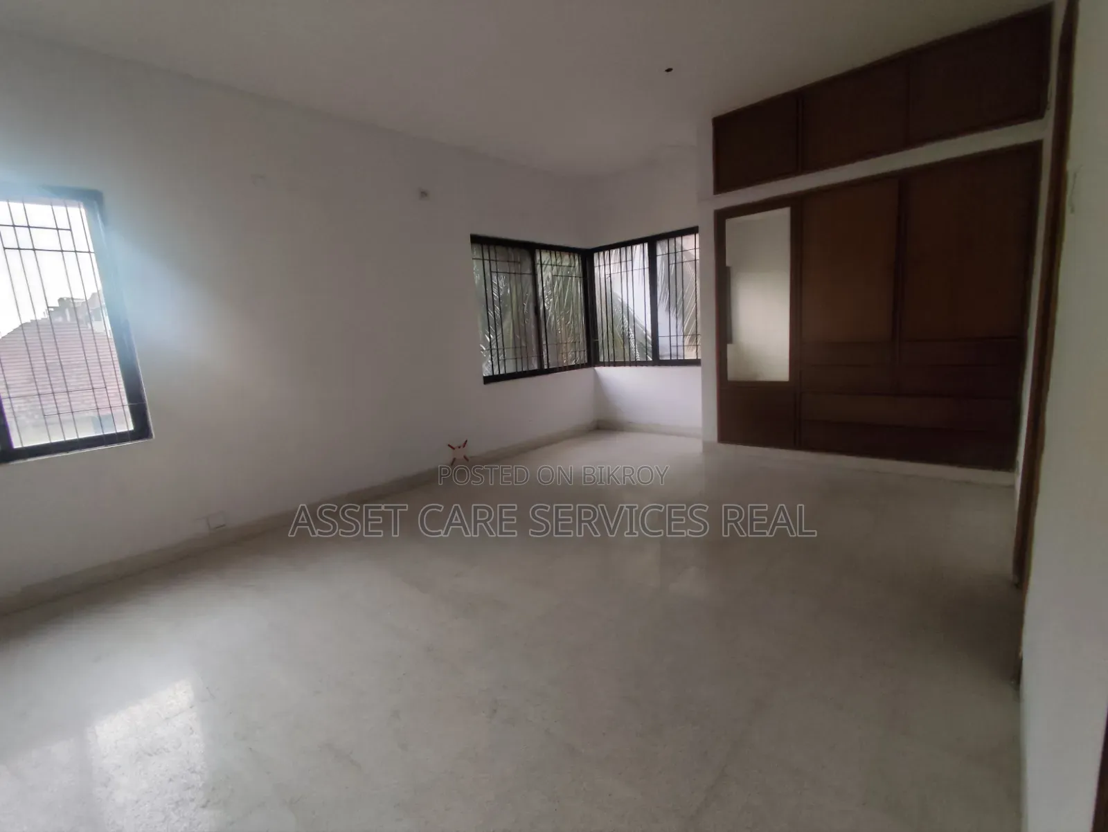 4200-SQFT Office Space Rent Baridhara Diplomatic Zone in Baridhara