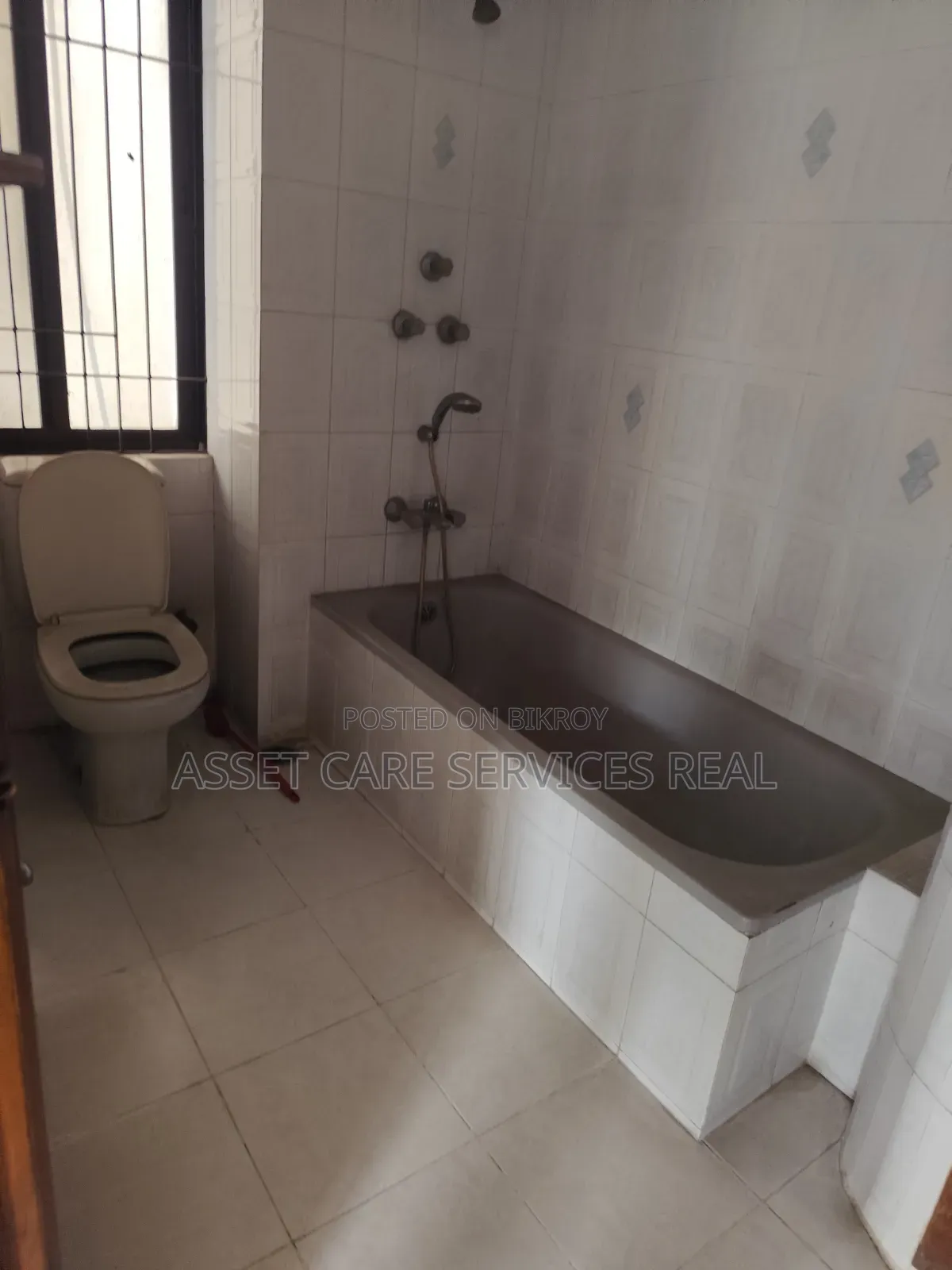 4200-SQFT Office Space Rent Baridhara Diplomatic Zone in Baridhara