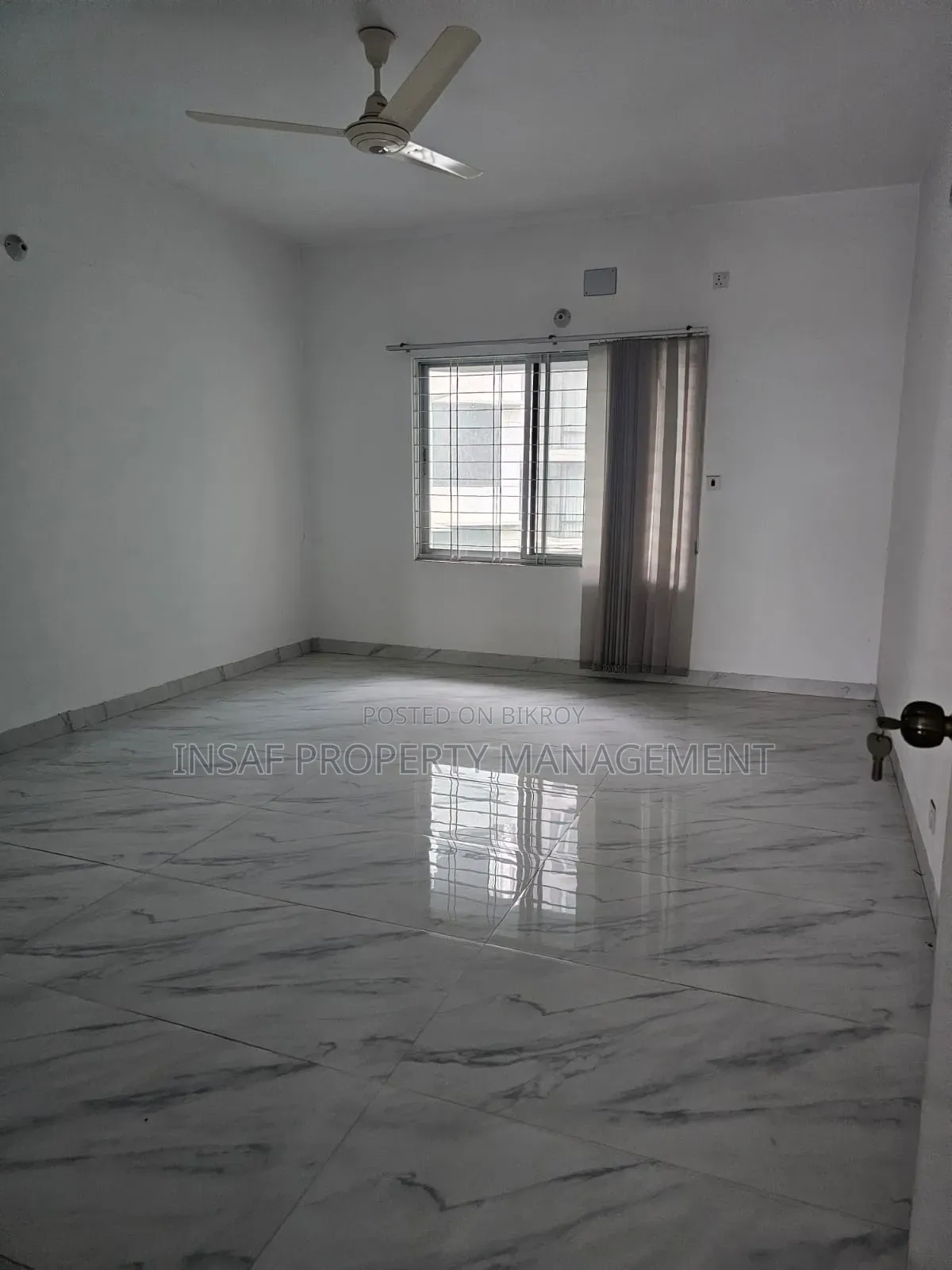 2500 Sqft Office Space for Rent in Gulshan with Nice View in Gulshan