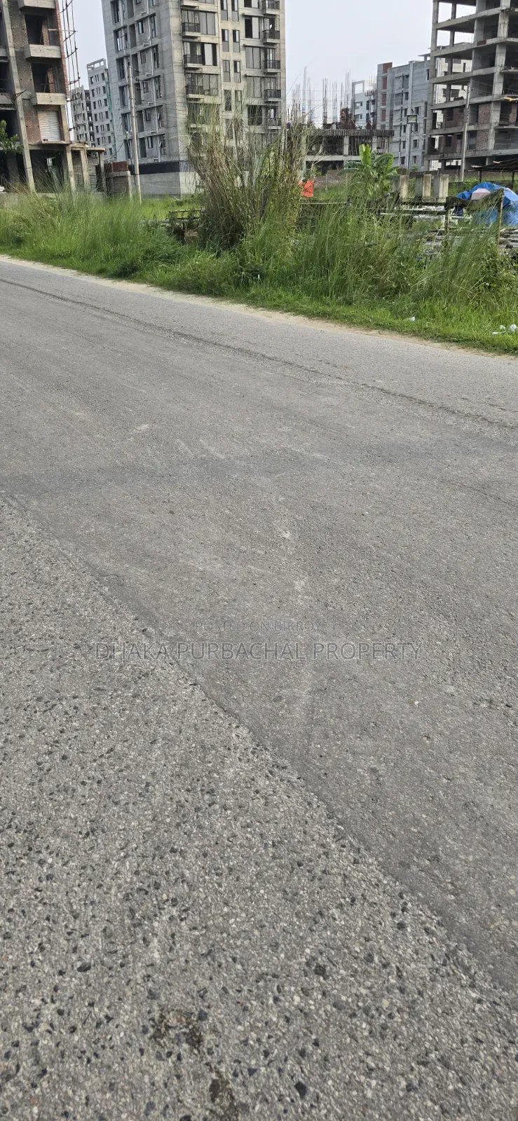 Sector -18, Road -114, Business Category 75' Road 5 Katha in Purbachal