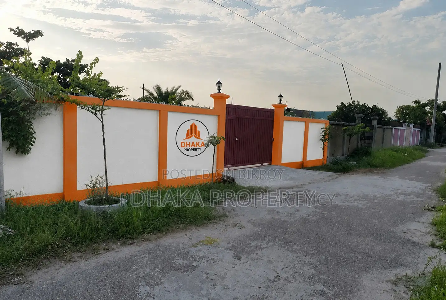 Near 300ft 5 Katha Park West at Sector-10 in Purbachal