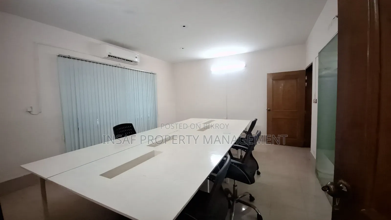 2400 Sqft Office Space for Rent in Gulshan 1 with Nice View in Gulshan