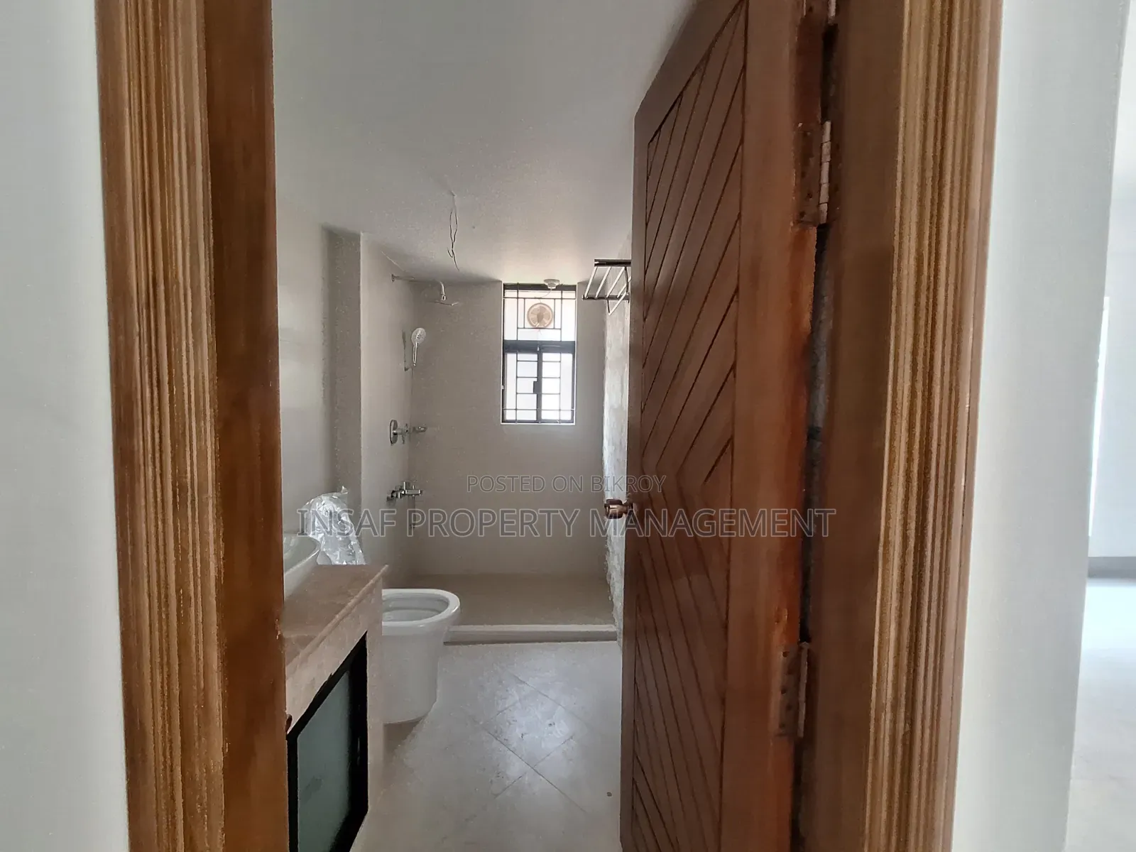 3700 Sqft Brand New Building for Office Space Rent Gulshan 2 Nice View in Gulshan