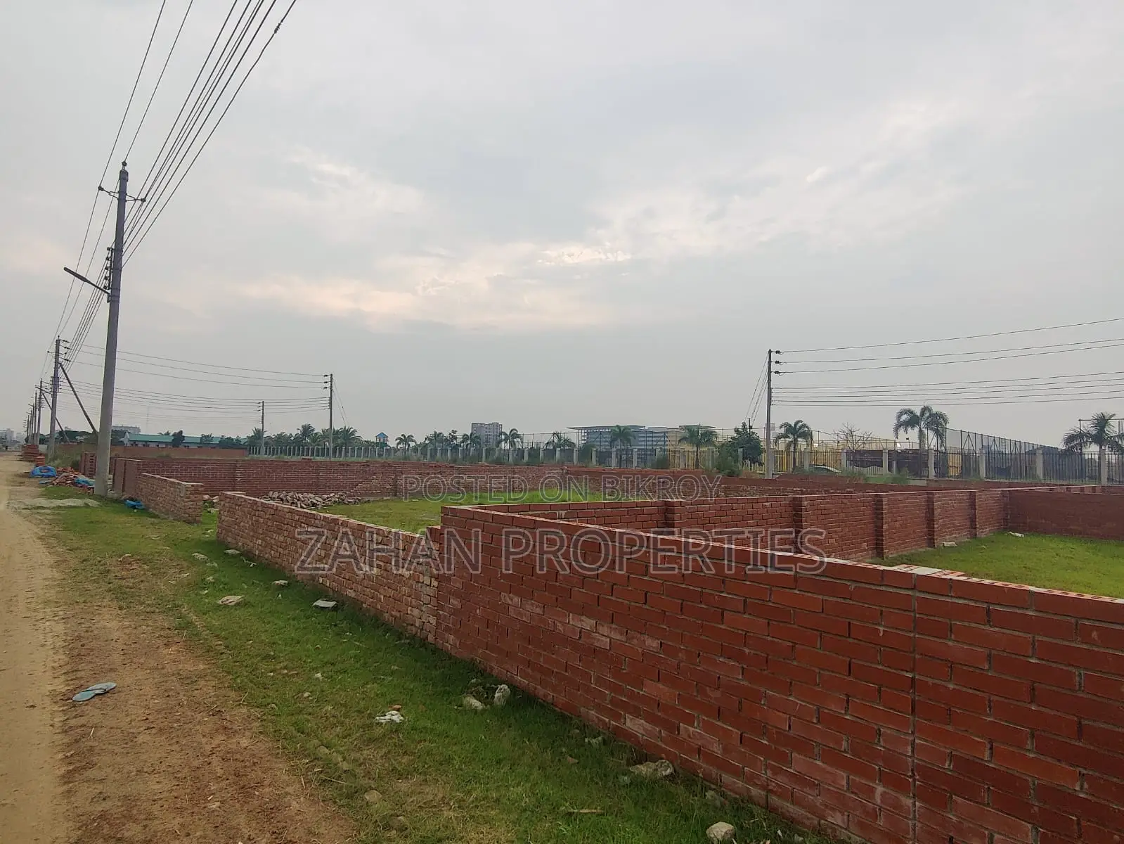 P Block 5 Katha South Facing Plot for Sale in Basundhara