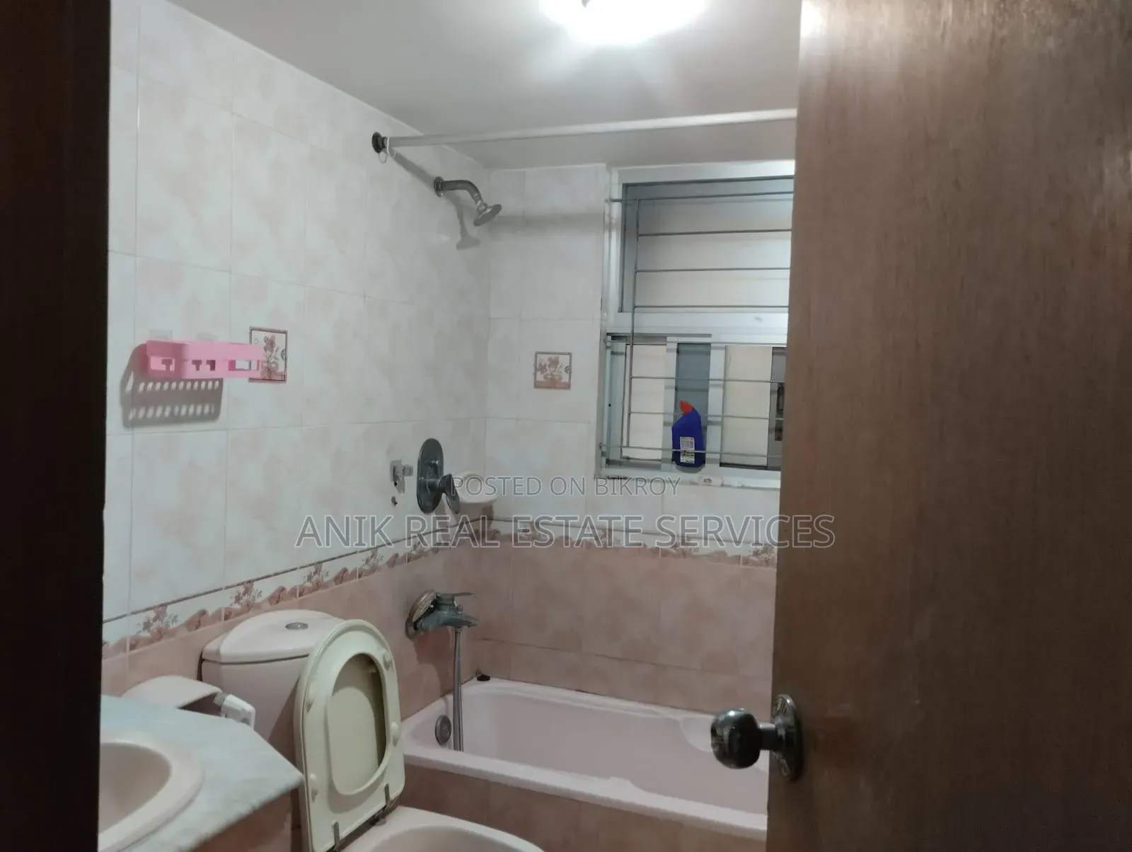 Furnished 3-bedroom Apartment in Anik Real Estate, Gulshan for Rent in Gulshan
