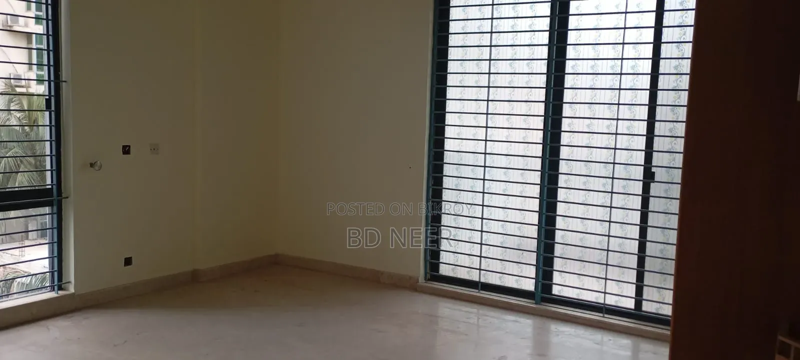 2700 Sq Ft Residents Semi Furnished for Office Rent in Gulshan in Gulshan