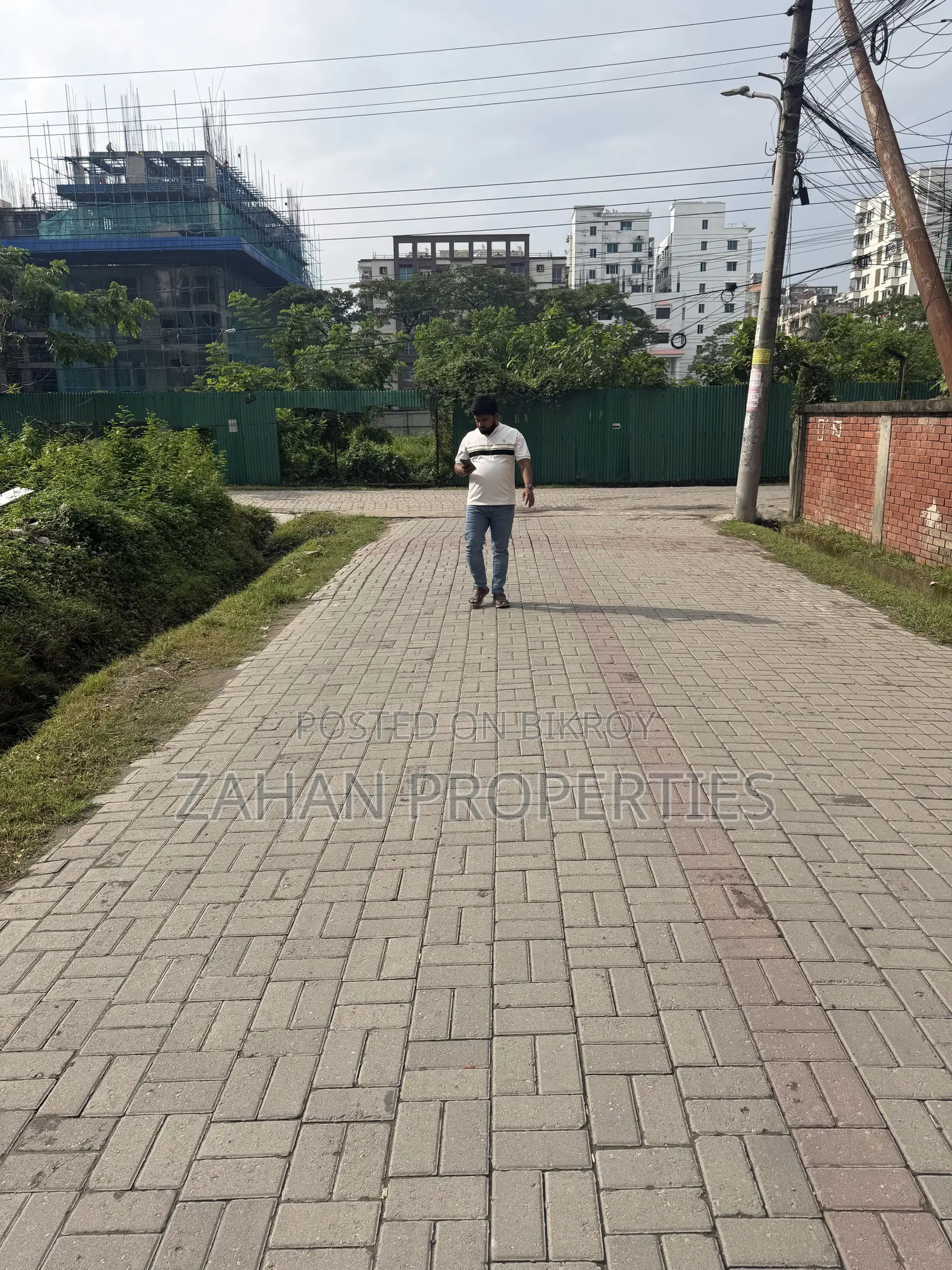 Bashundhara A Block 10 Katha South Facing Plot for Sale in Basundhara