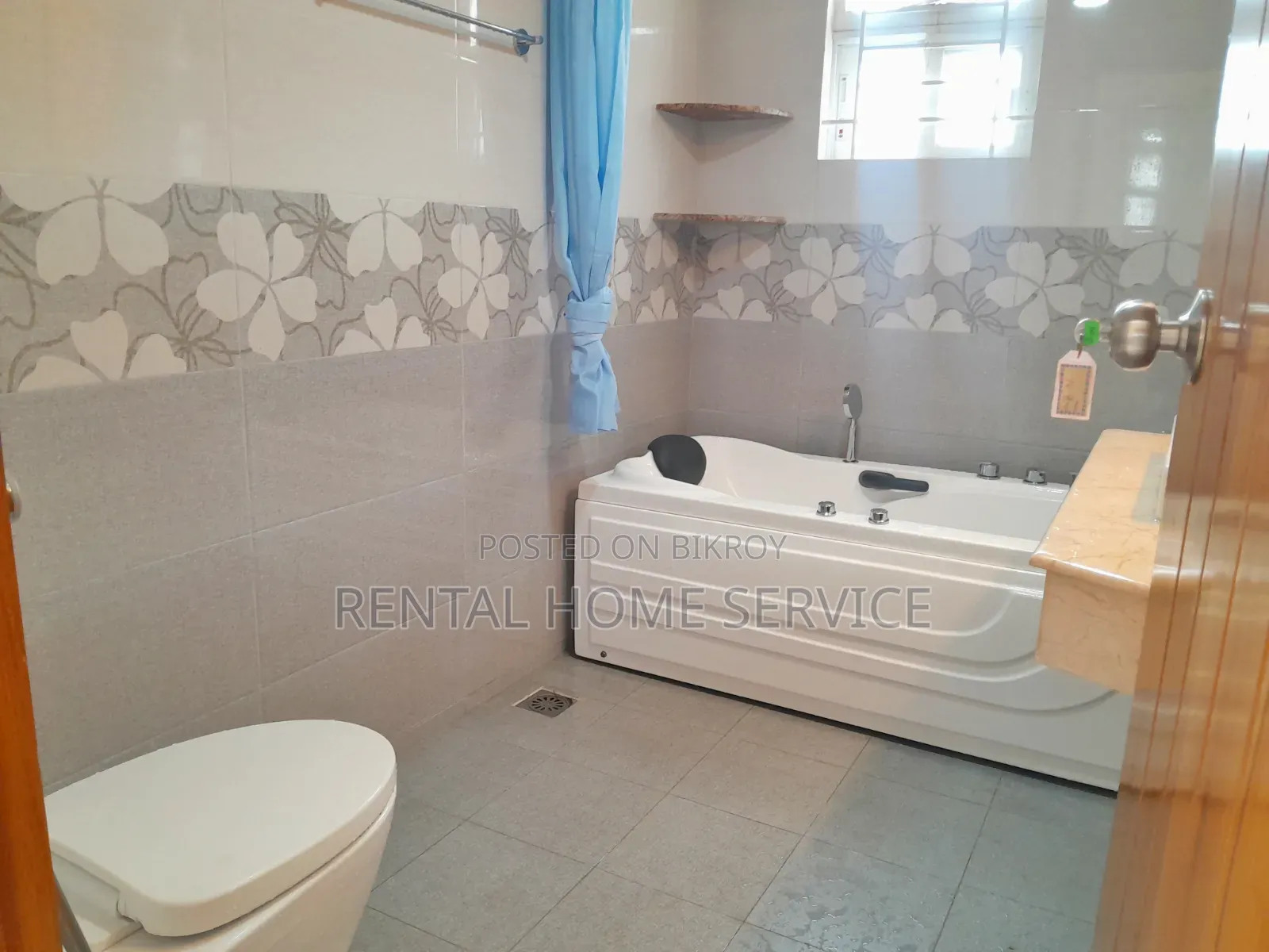 4-bedroom Apartment in Swmi Furnished for Rent in Gulshan