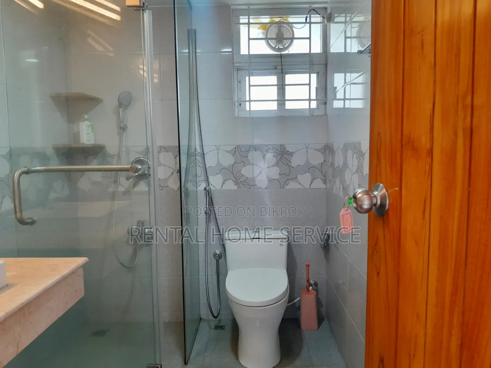 4-bedroom Apartment in Swmi Furnished for Rent in Gulshan