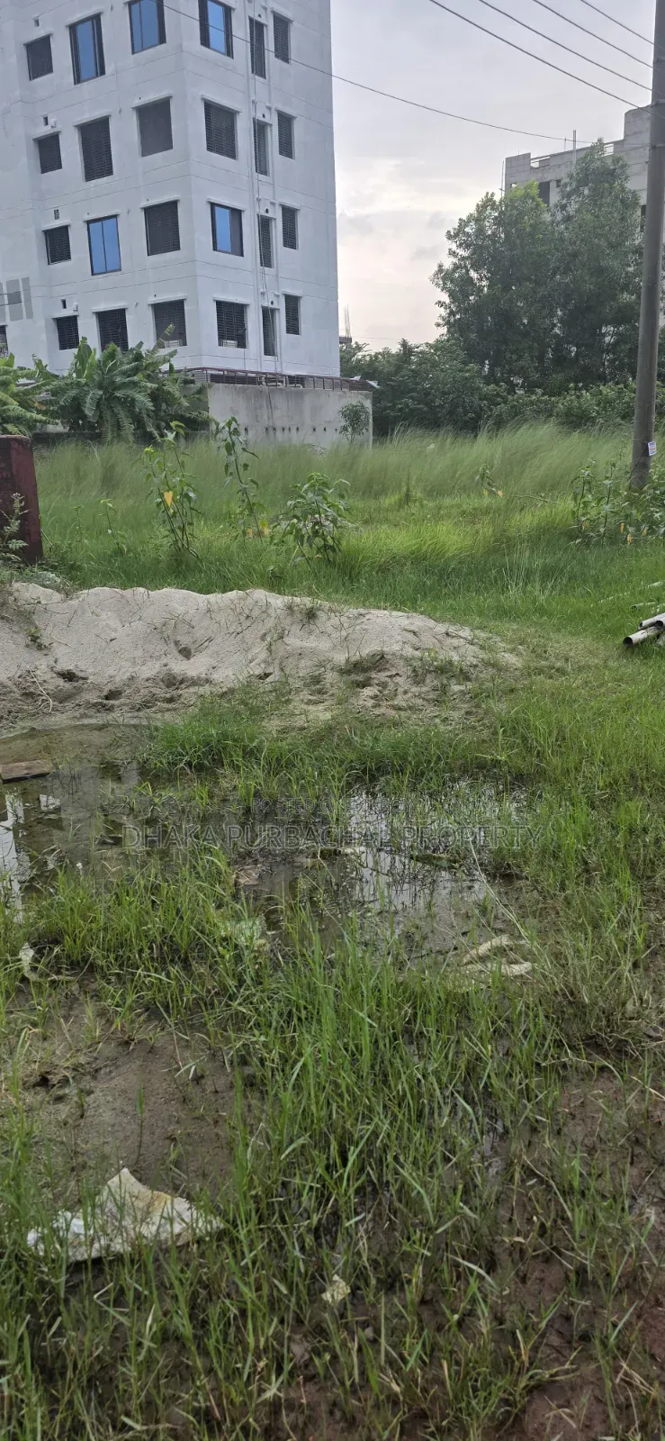 Uttara 3rd Phase 60' Wide Road 3 Katha Plot in Uttara