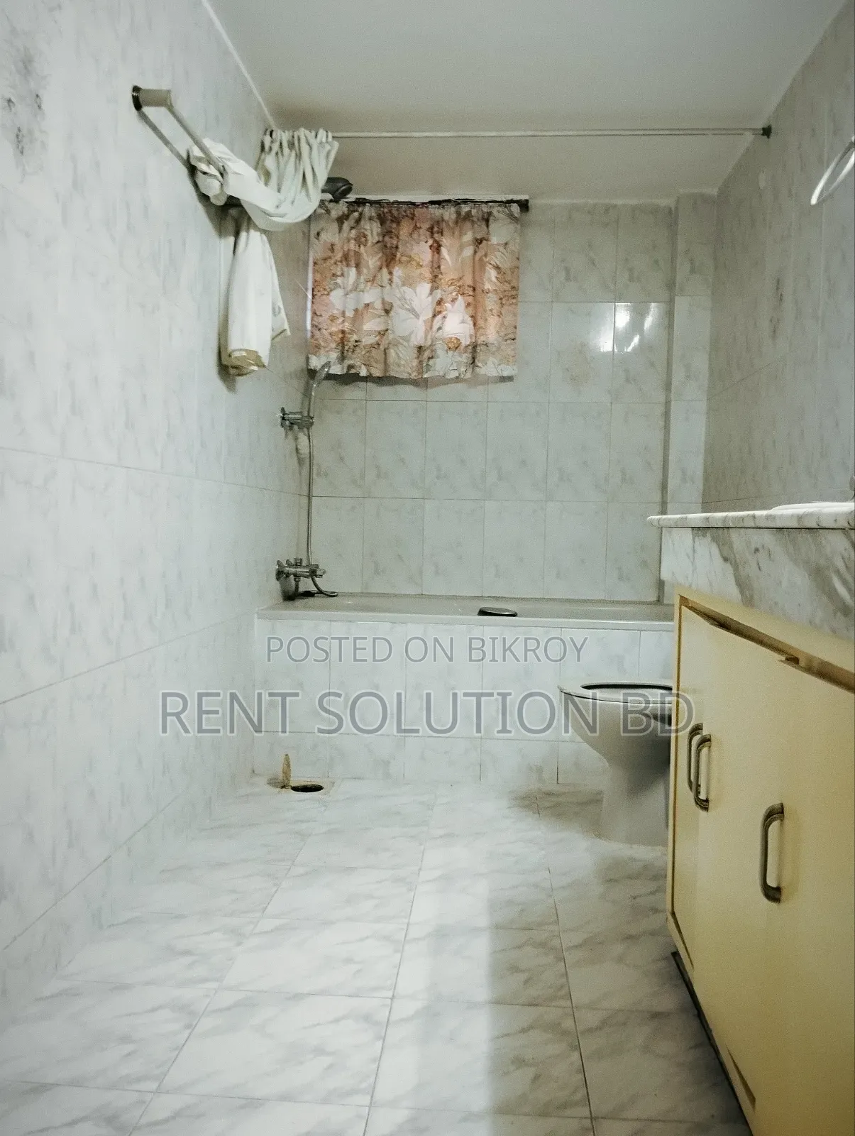 Semi Furnished Office 2600 SQFT Office in Gulshan in Gulshan