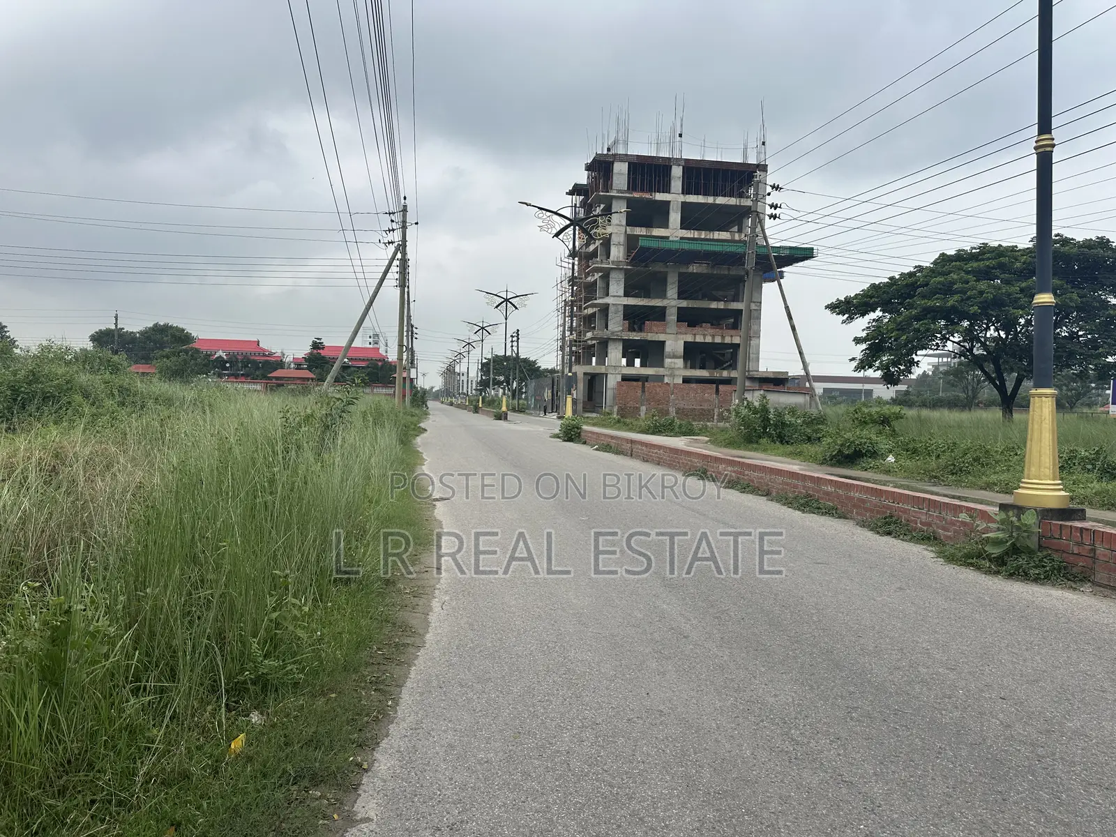Block-N, 3 Katha, 3600 Serial, Urgent Sell Bashundhara R/A in Basundhara