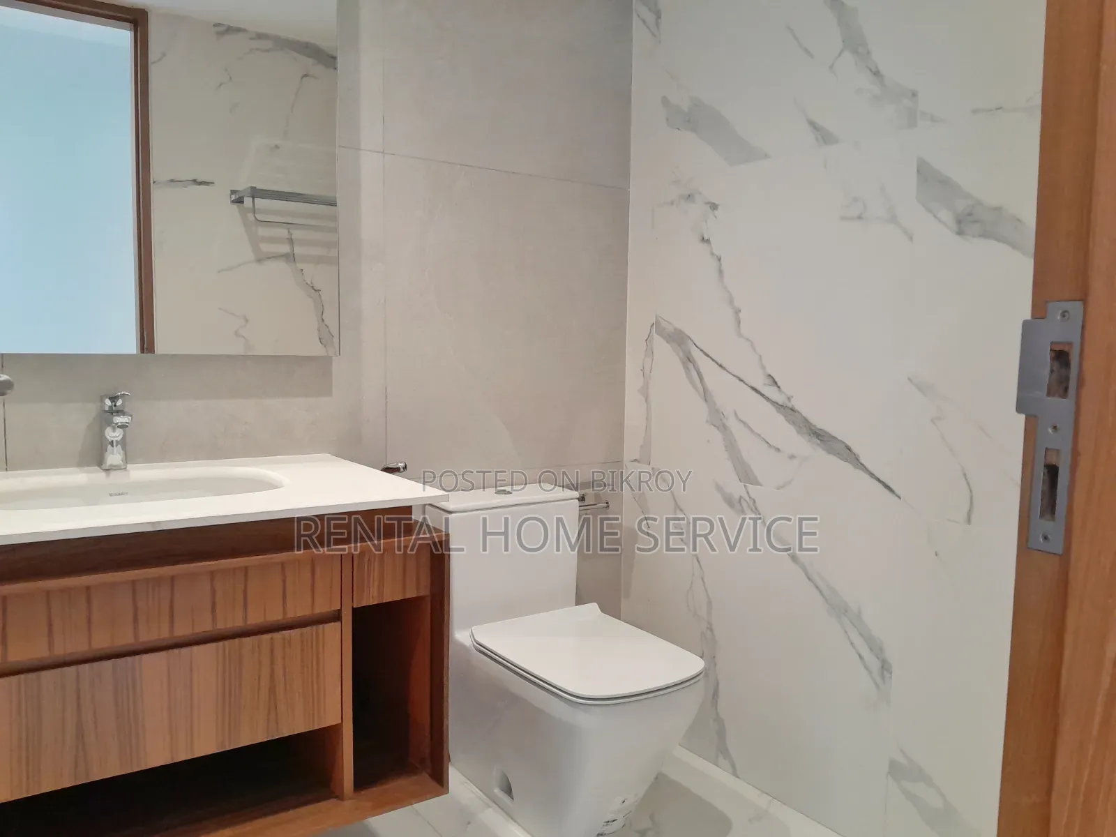 4-Bedroom Apartment in Semi-Furnished for Rent in Gulshan