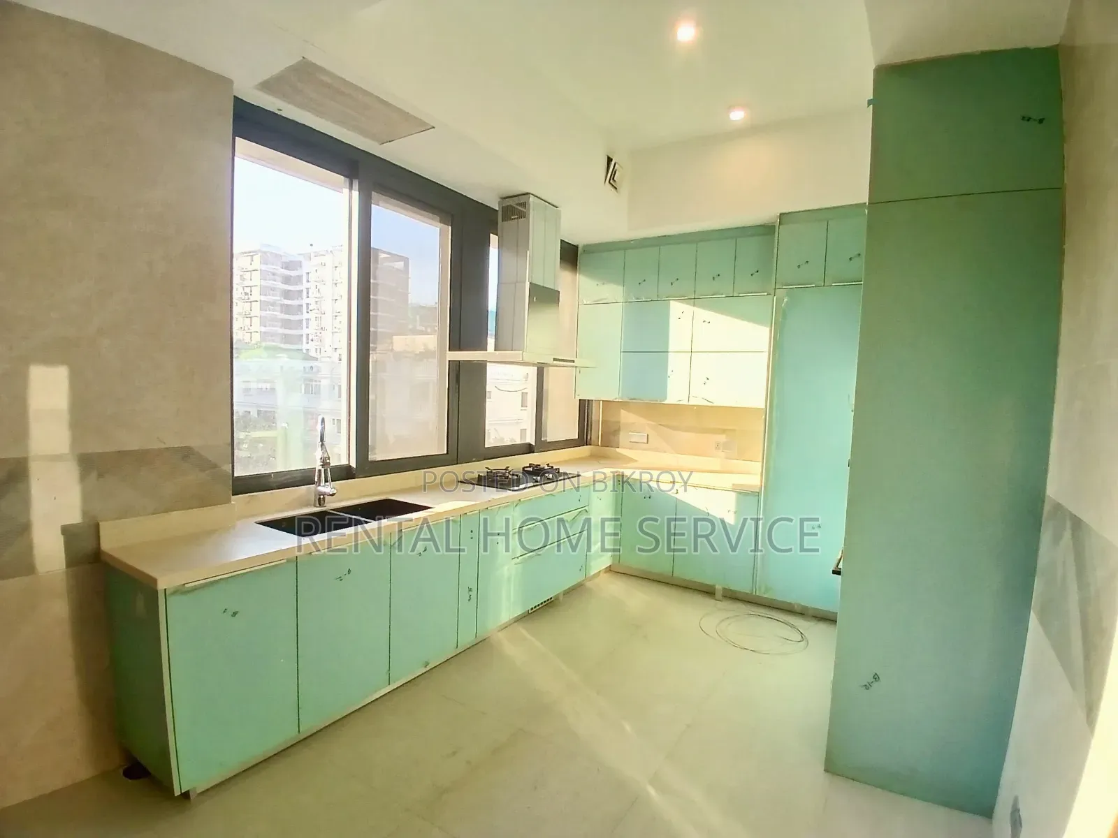 4-Bedroom Apartment in Semi-Furnished for Rent in Gulshan
