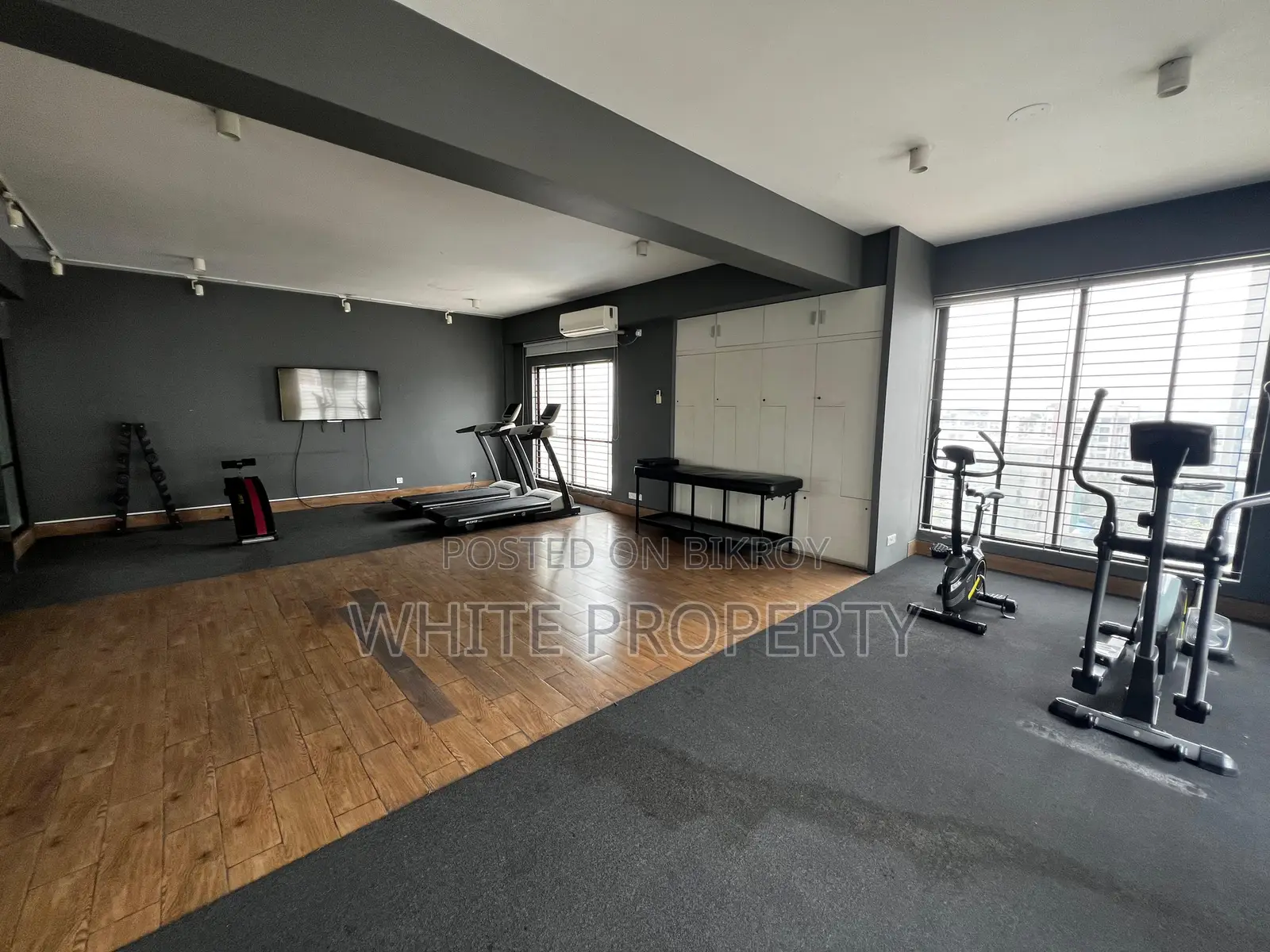 4-bedroom Apartment in White Property, Gulshan for sale in Gulshan