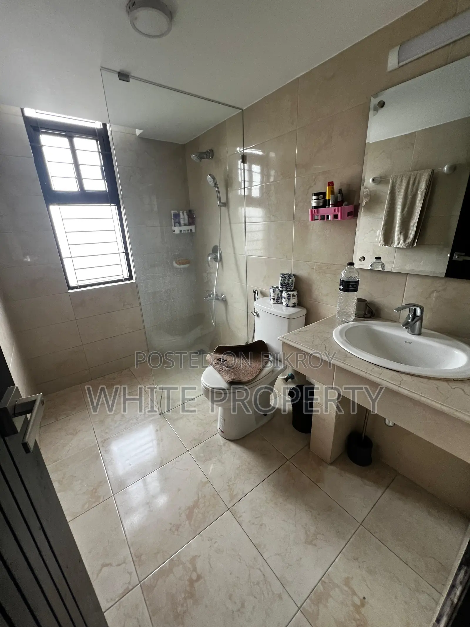 4-bedroom Apartment in White Property, Gulshan for sale in Gulshan