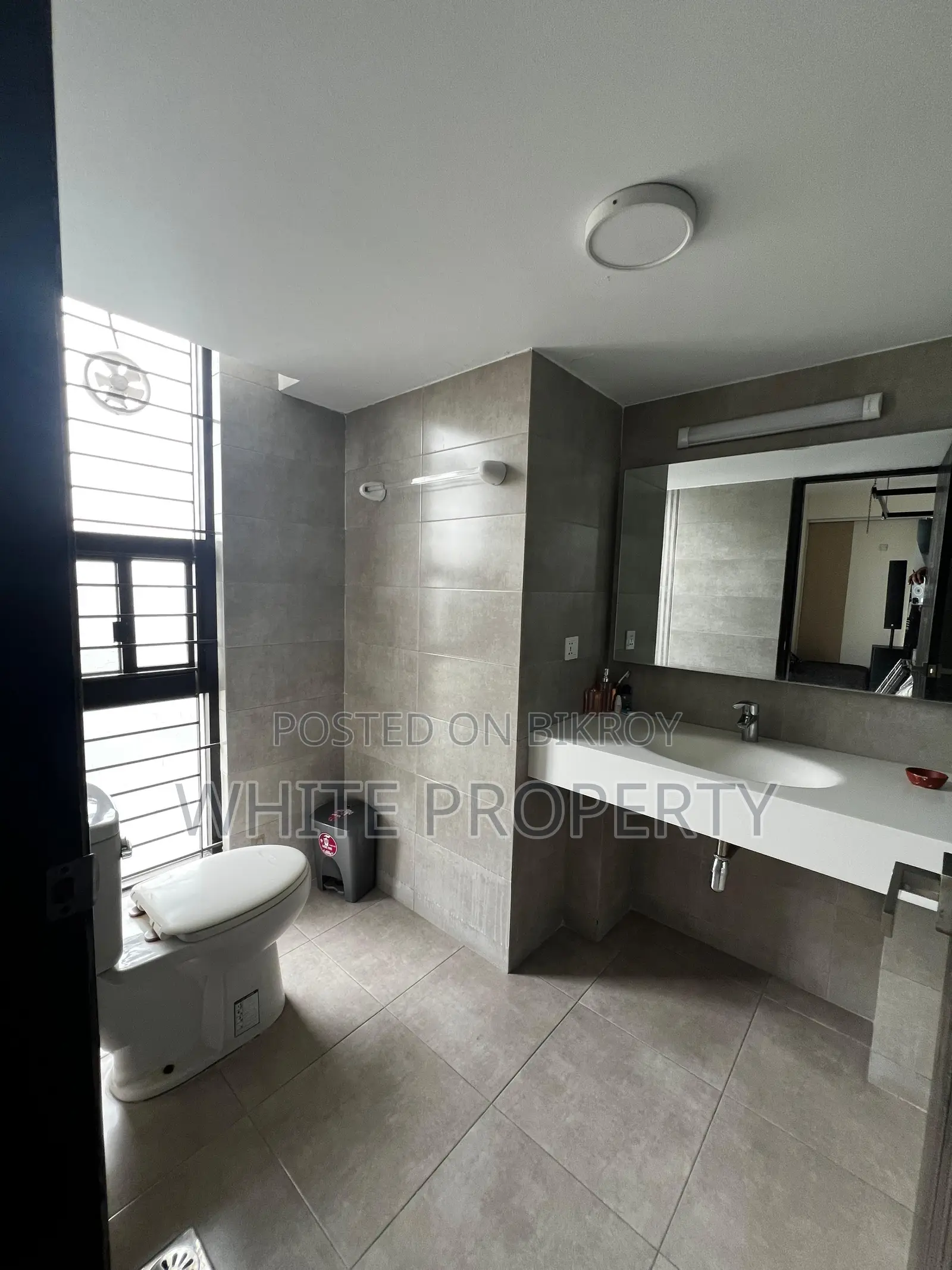 4-bedroom Apartment in White Property, Gulshan for sale in Gulshan