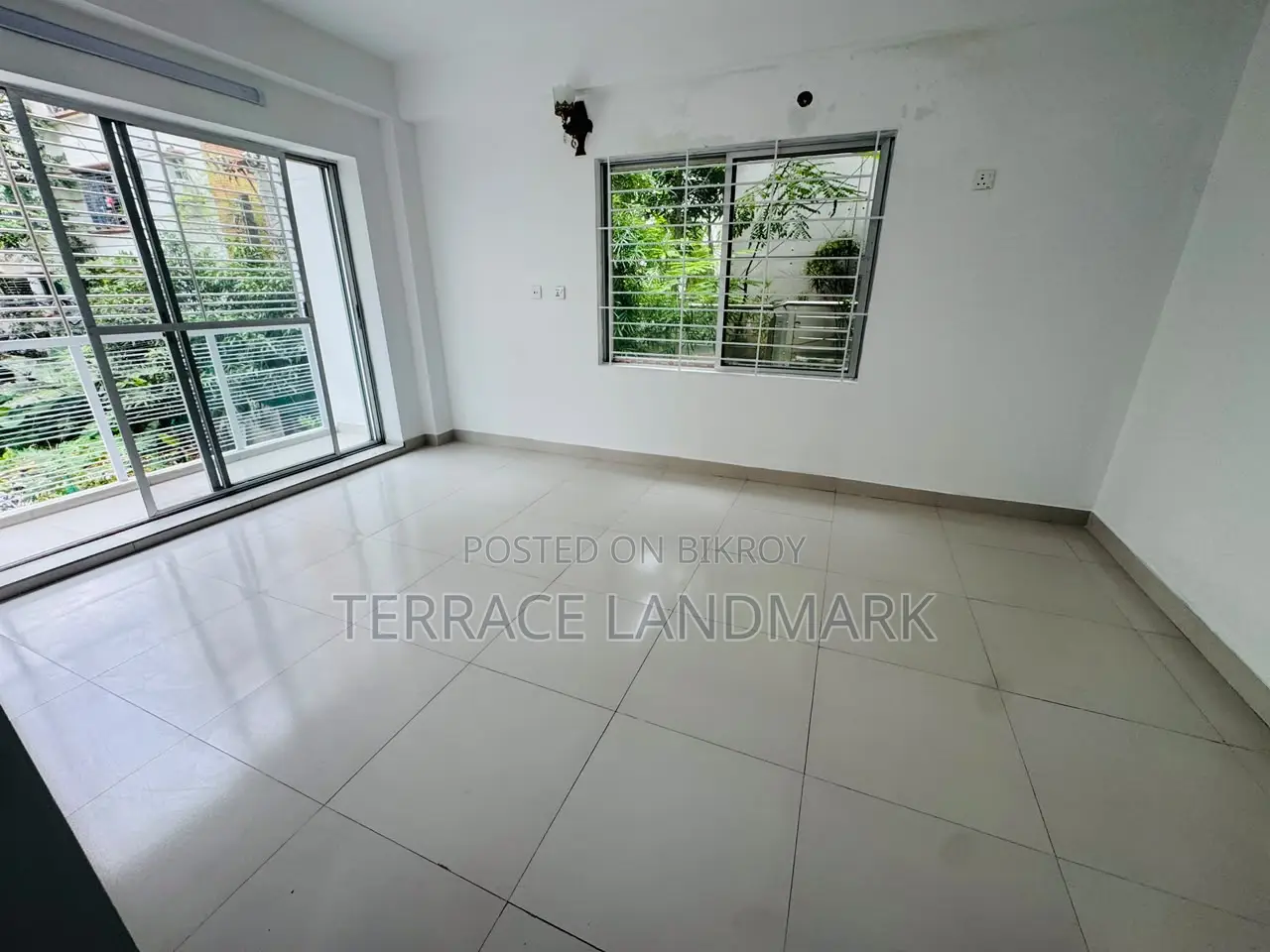 4bdrm Apartment in Basundhara for sale in Basundhara