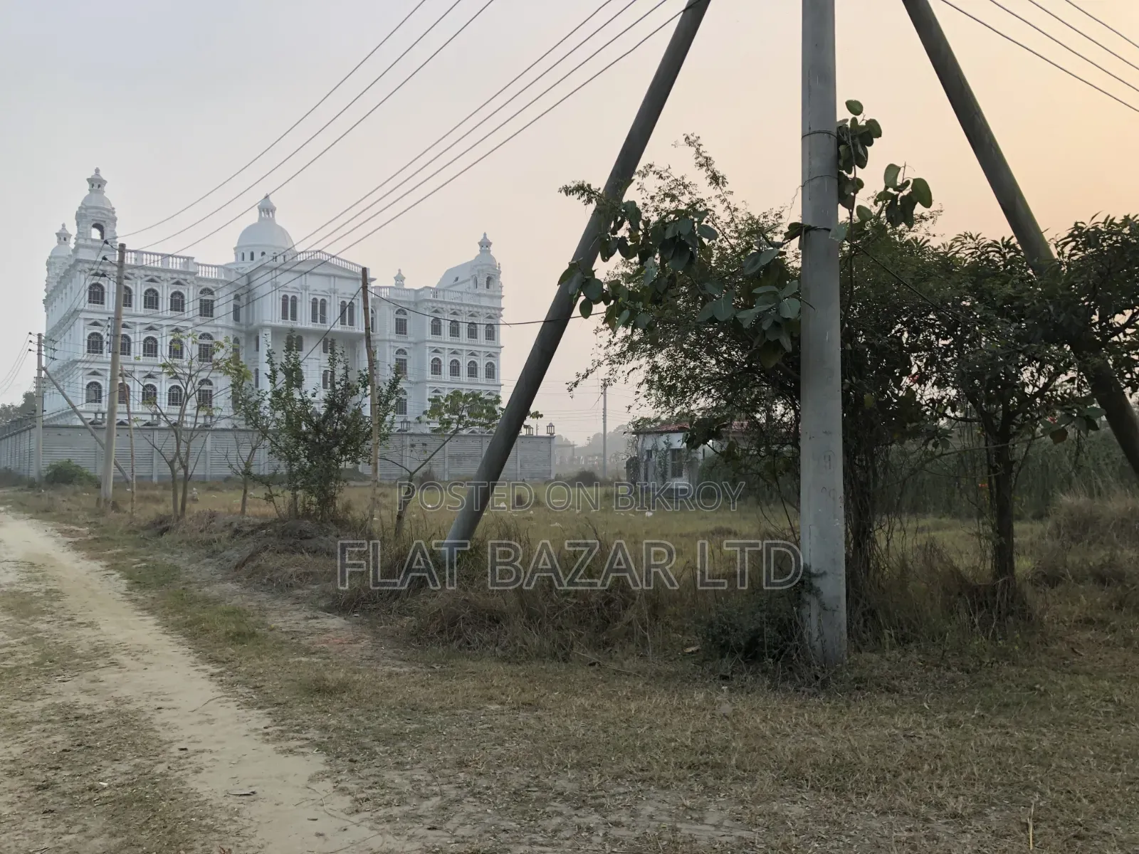 Corner Plot 10 Katha Land Sale at United City in Baridhara