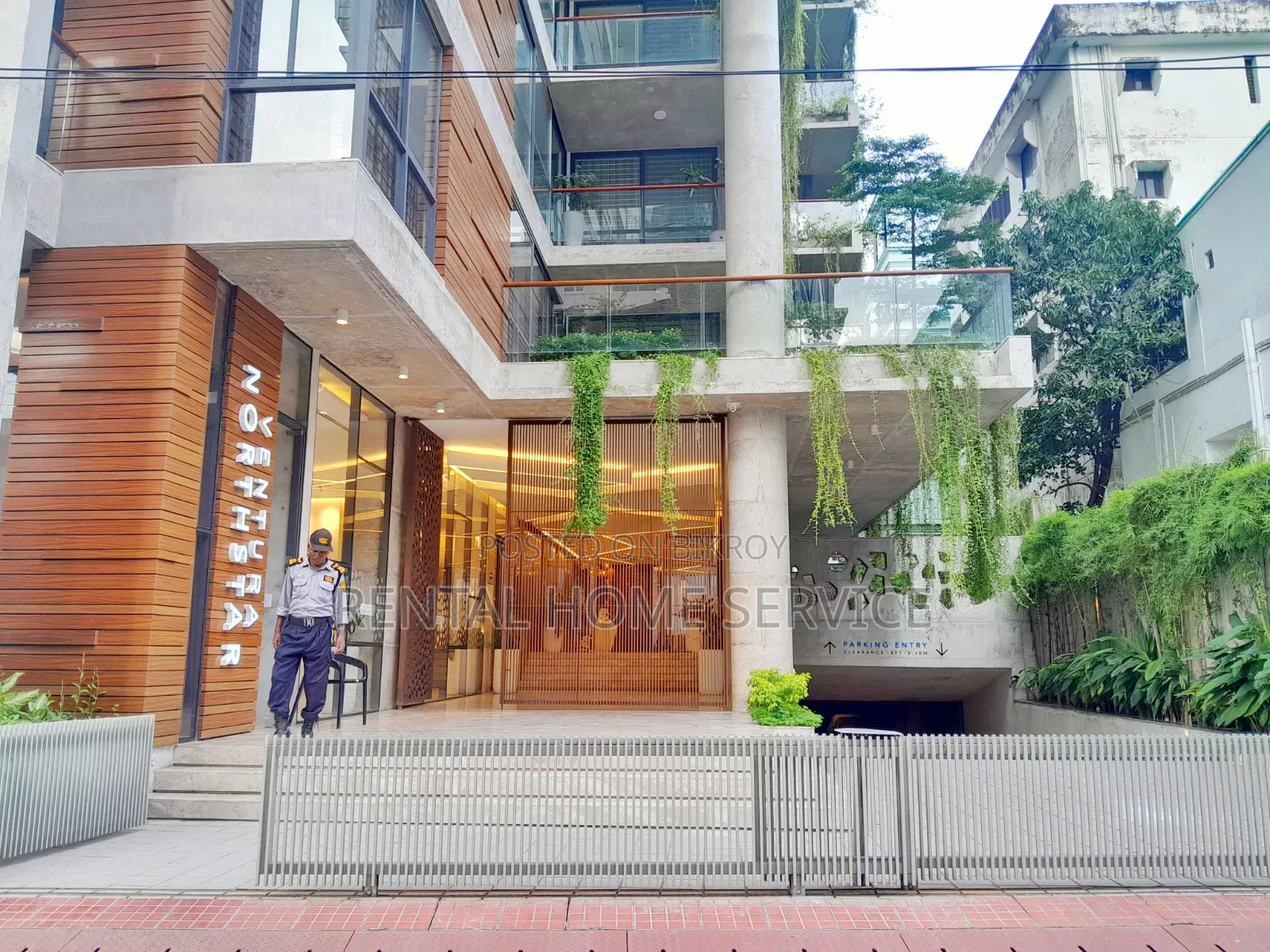 4 Bedroom Apartment in Semi Furnished for Rent in Gulshan