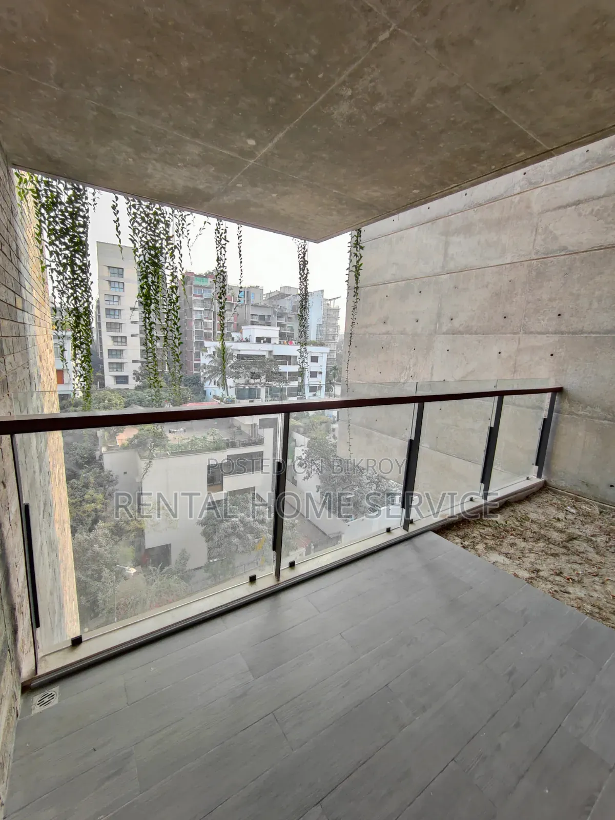 4 Bedroom Apartment in Semi Furnished for Rent in Gulshan